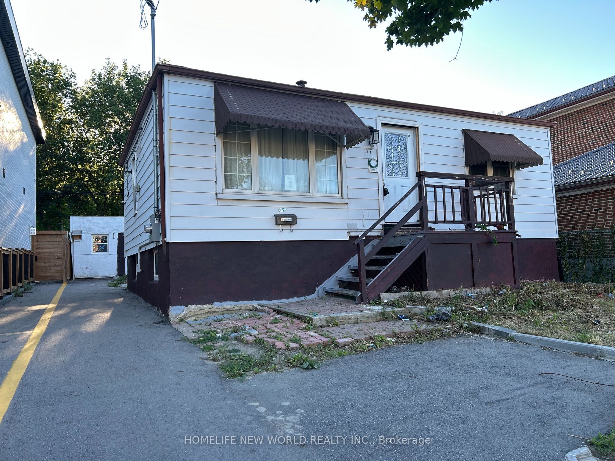 177 Magnolia Avenue, Toronto, ON M1K 3K7 photo 2