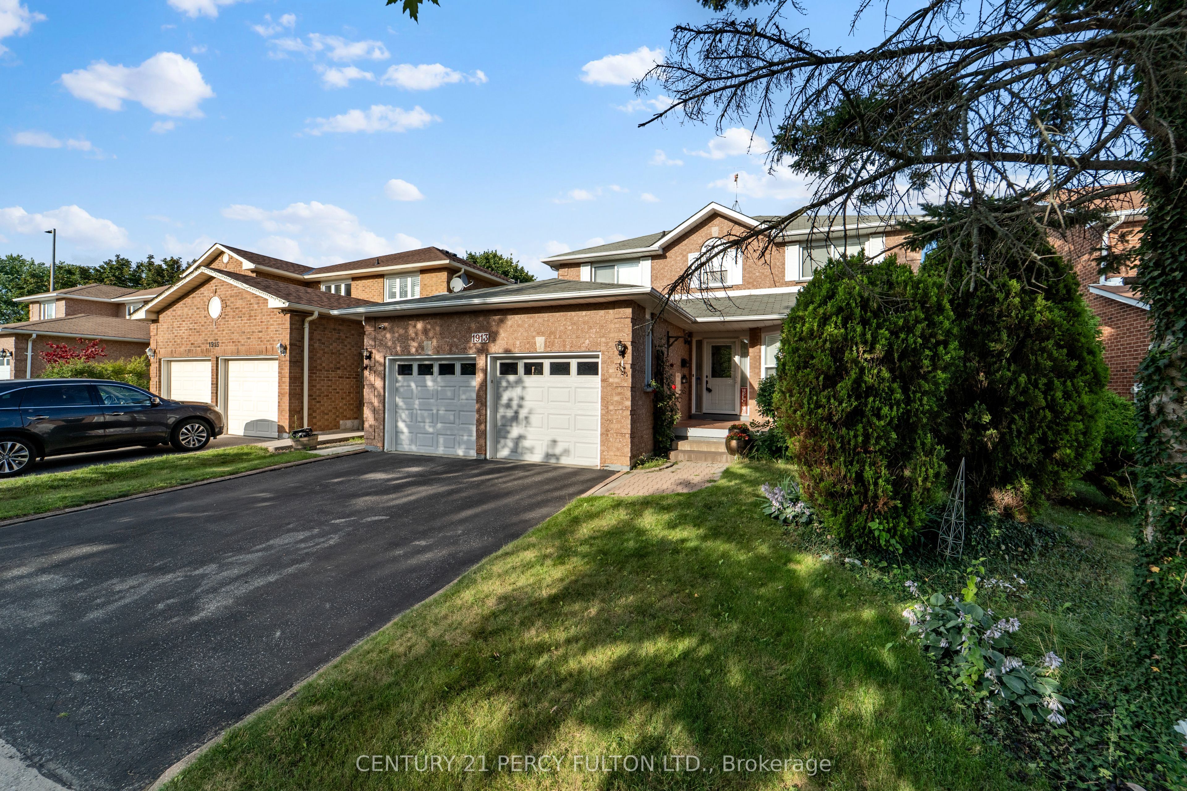 1913 Rosebank Road, Pickering, ON L1V 1P7 photo 3