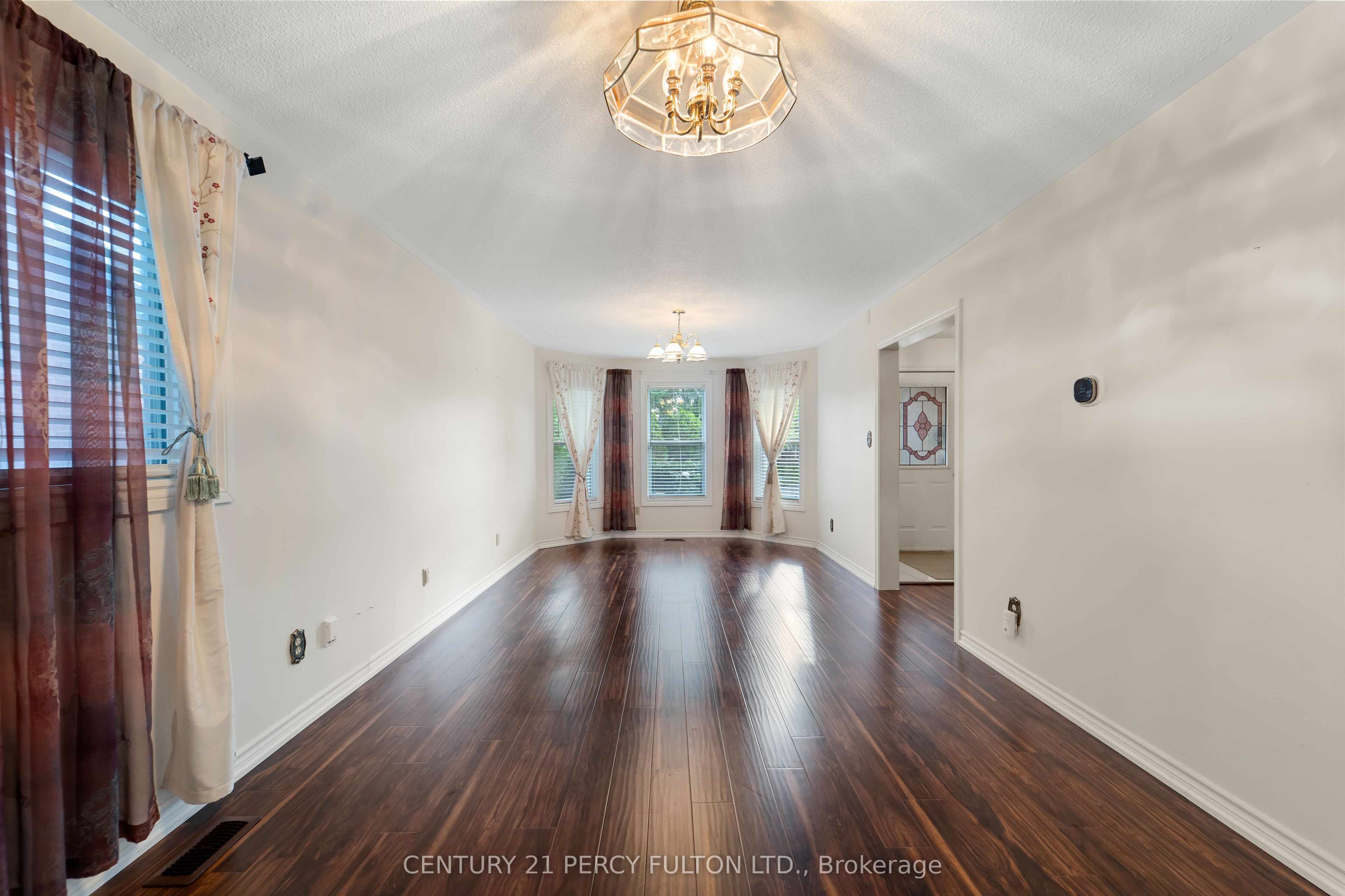 1913 Rosebank Road, Pickering, ON L1V 1P7 photo 5