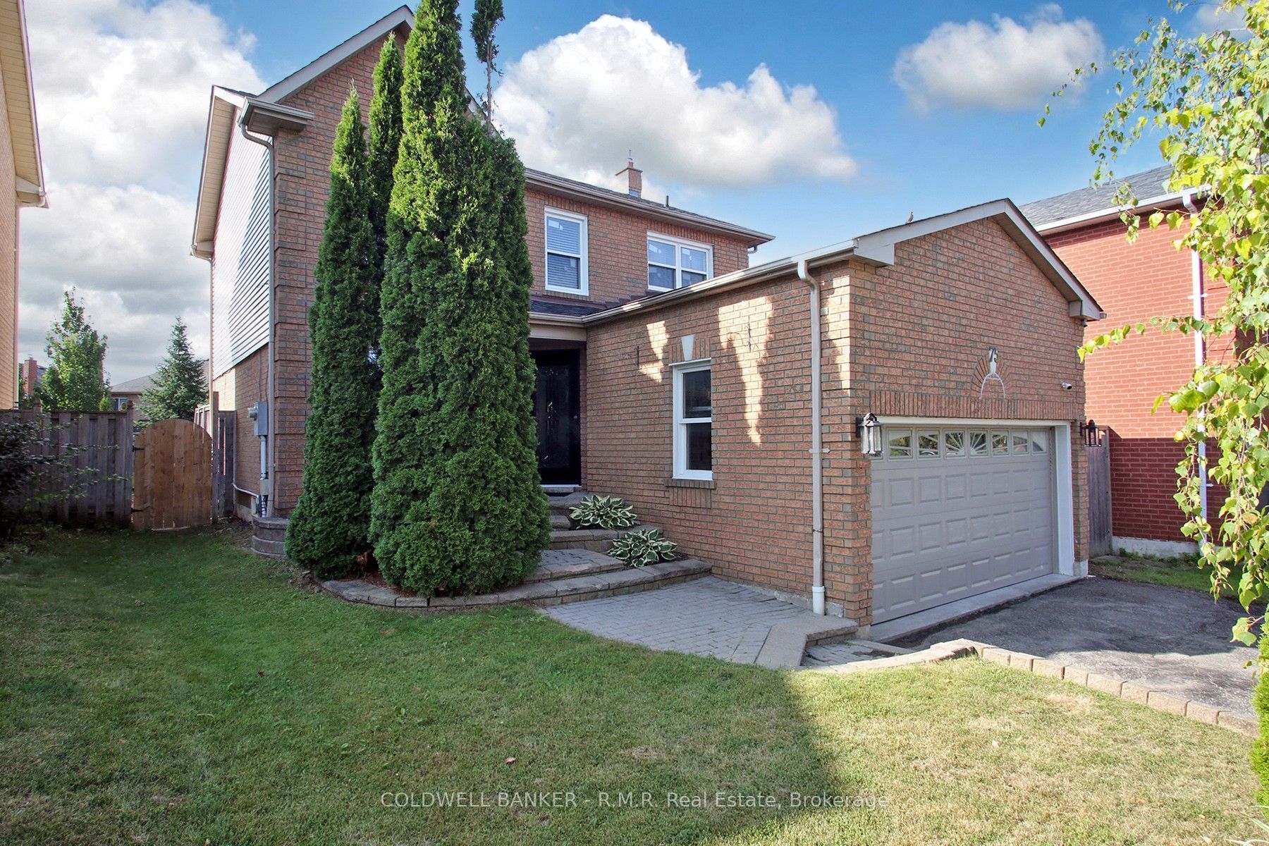 75 Rolling Acres Drive, Whitby, ON L1R 2B8 photo 2