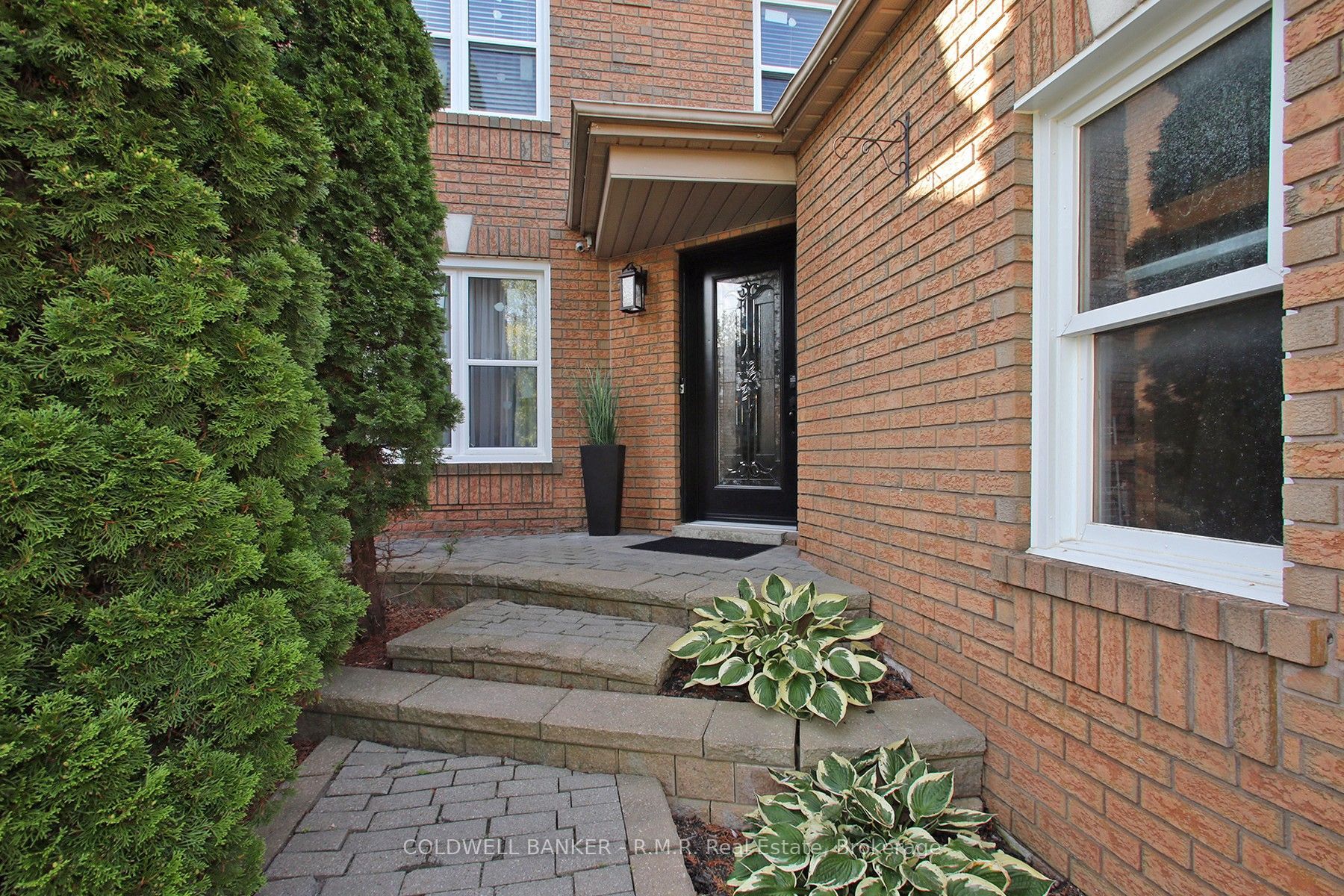 75 Rolling Acres Drive, Whitby, ON L1R 2B8 photo 3