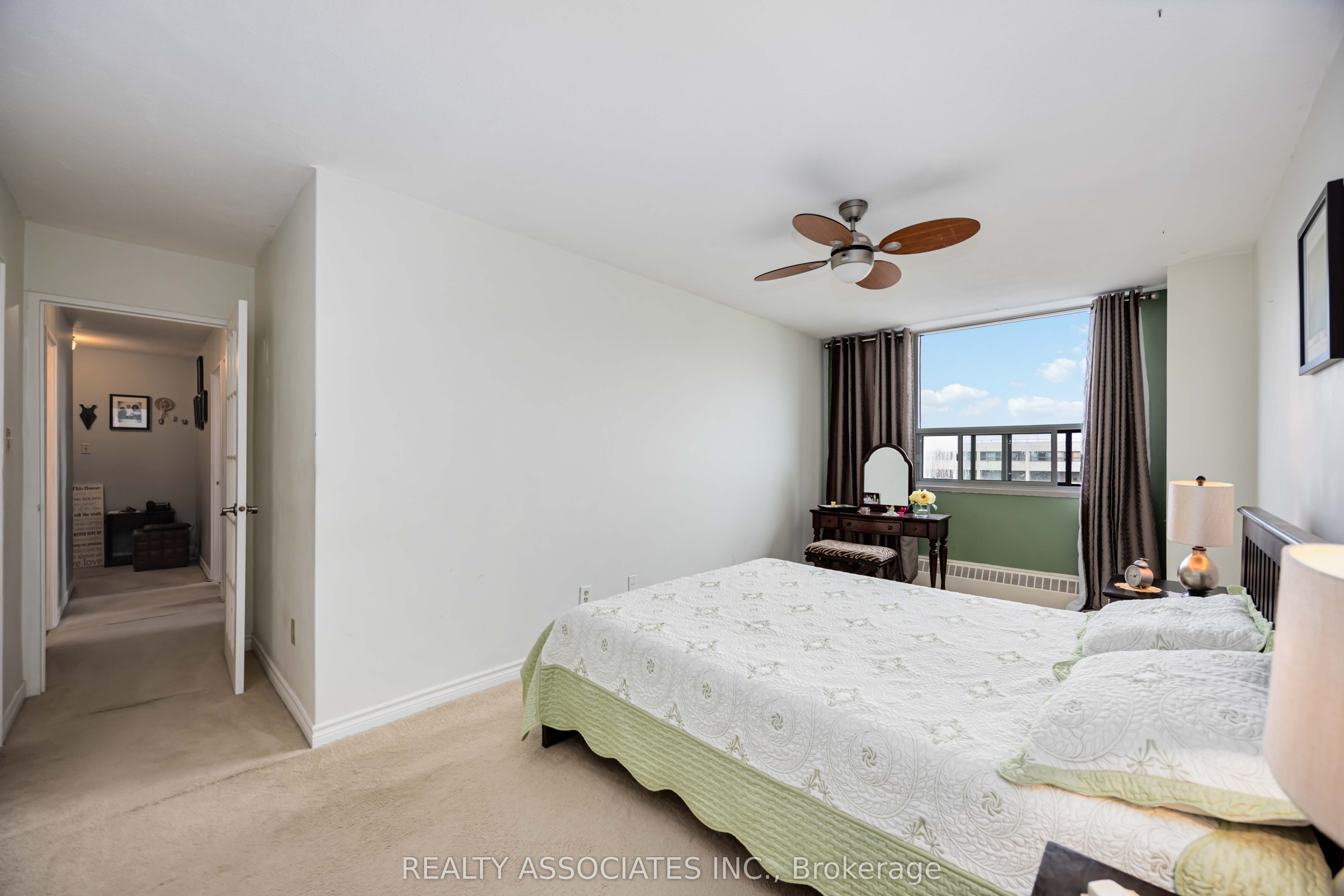 180 Markham Road 811, Toronto, ON M1M 2Z9 photo 5