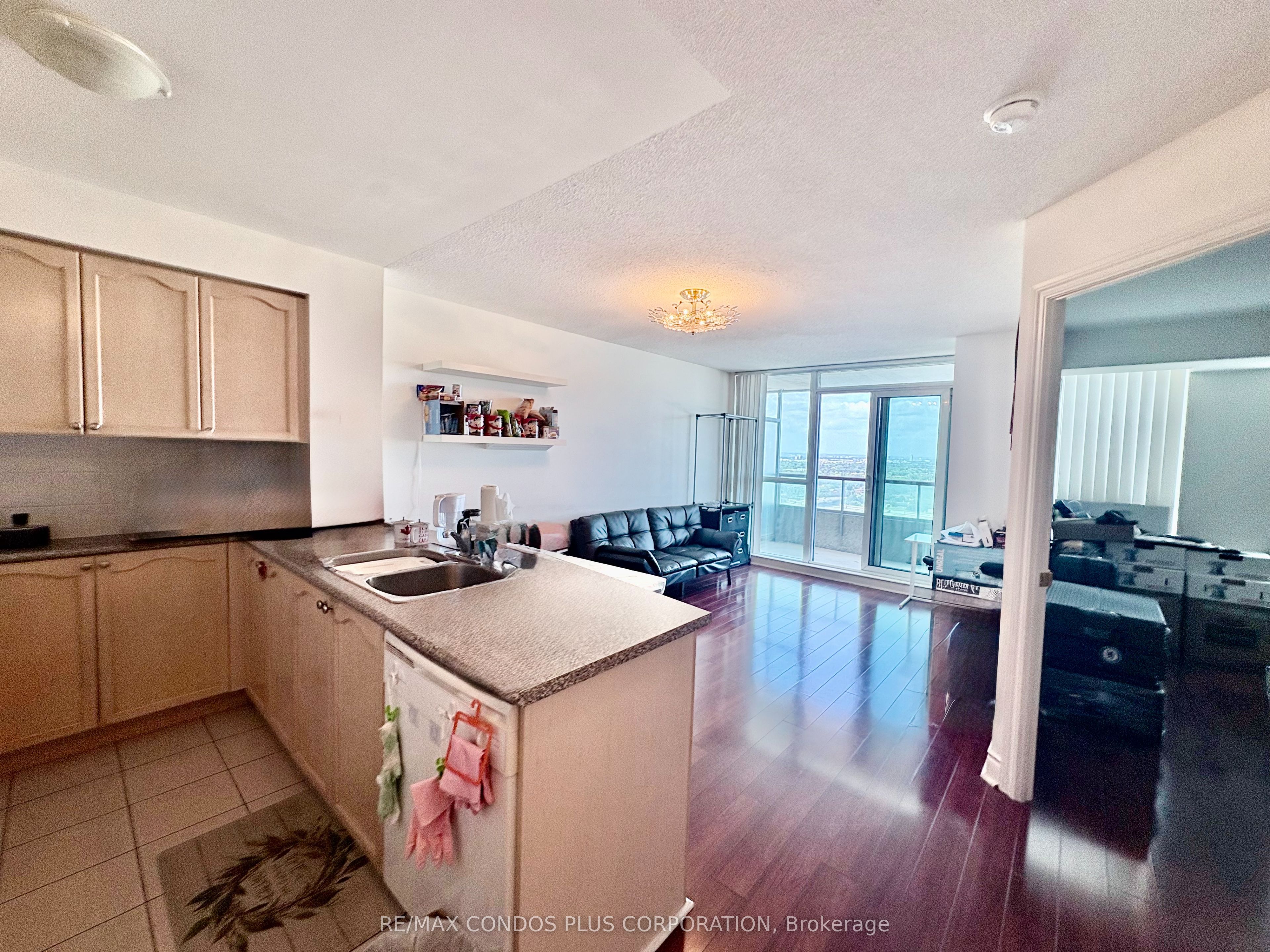 50 Brian Harrison Way 2905, Toronto, ON M1P 5J4 photo 4