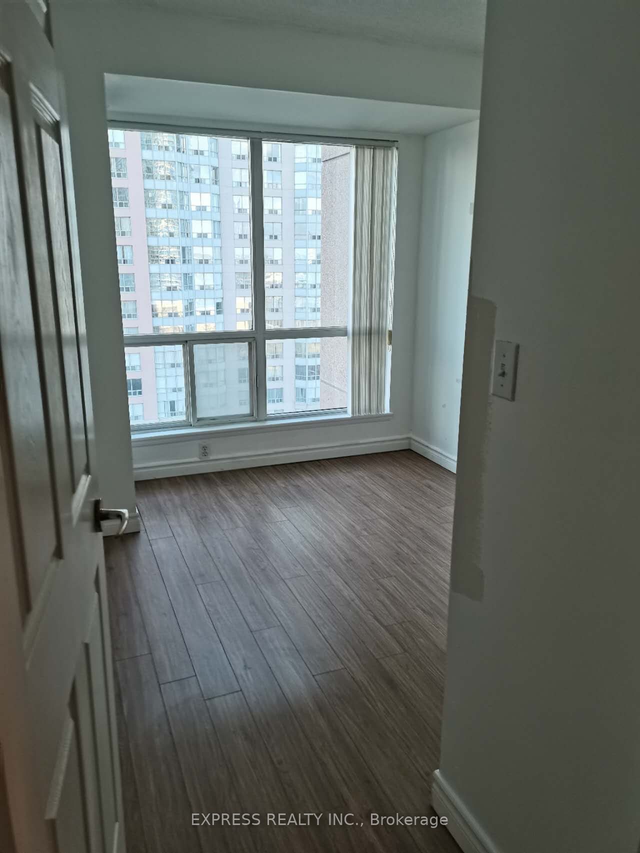 18 Lee Centre Drive 1111, Toronto, ON M1H 3H5 photo 2