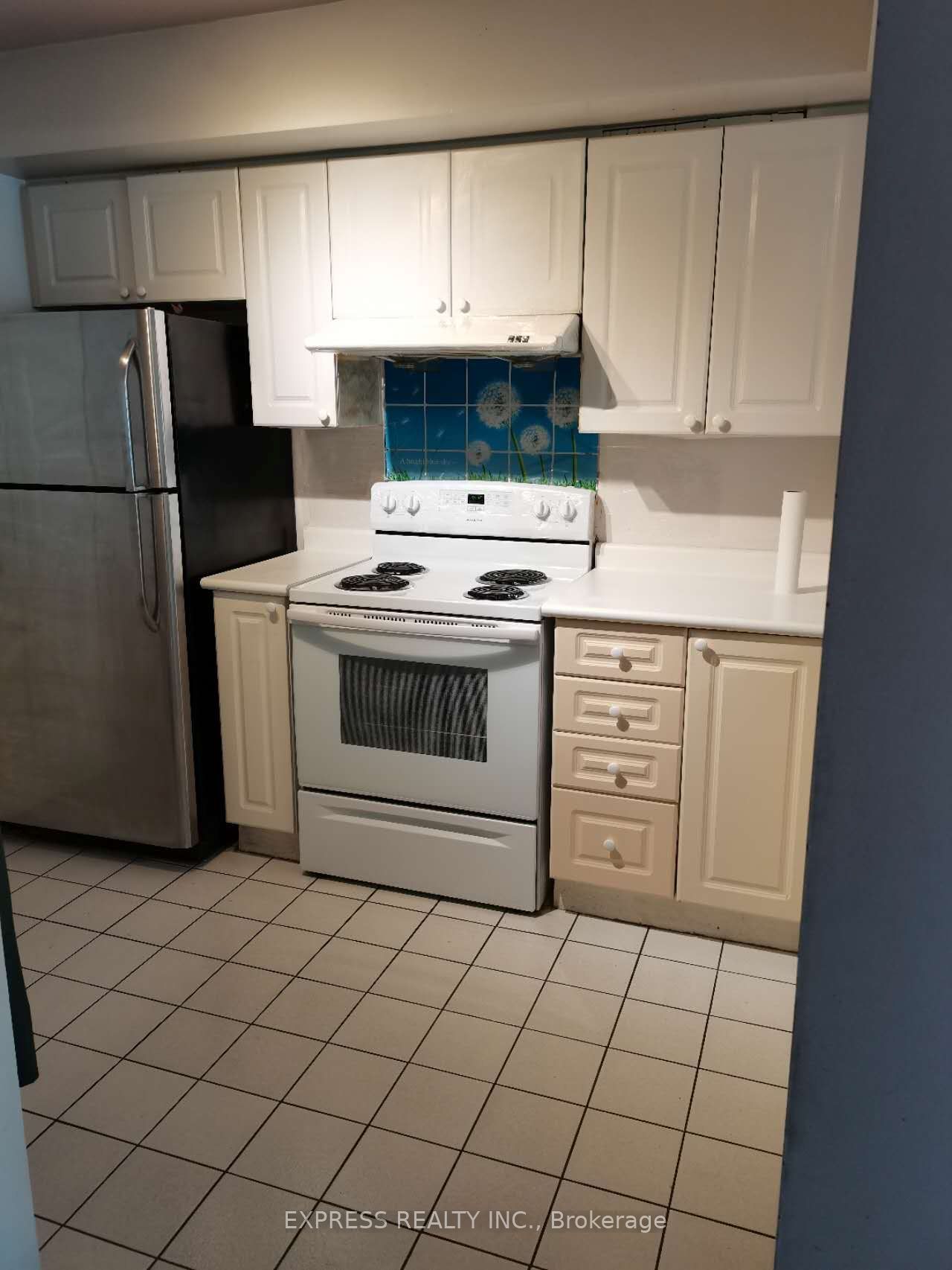 18 Lee Centre Drive 1111, Toronto, ON M1H 3H5 photo 3