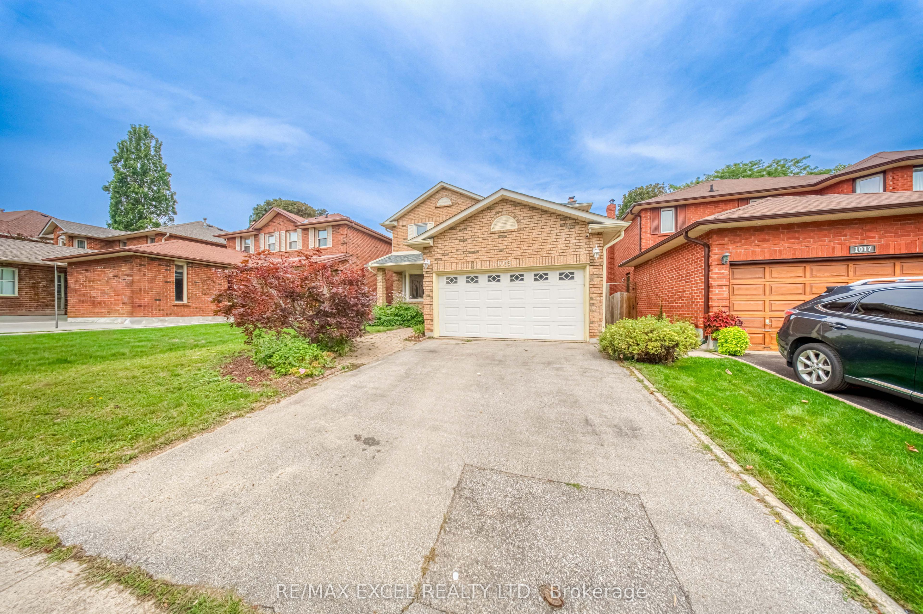1019 Rouge Valley Drive, Pickering, ON L1V 4N8 photo 2