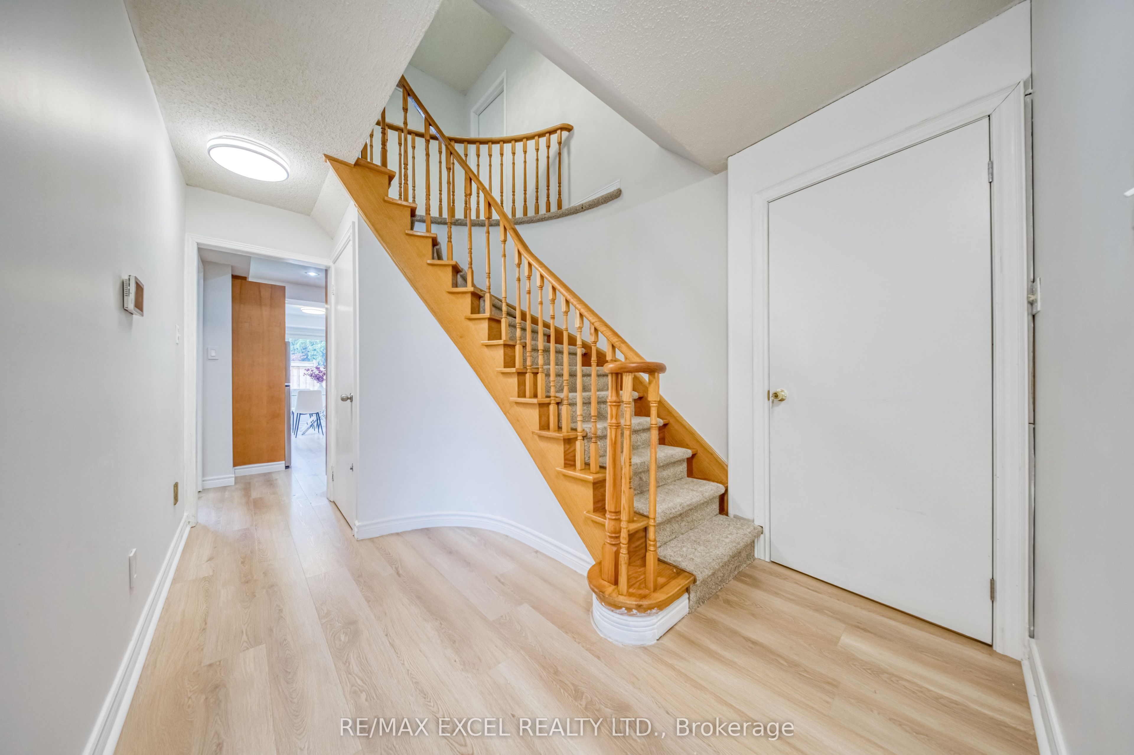 1019 Rouge Valley Drive, Pickering, ON L1V 4N8 photo 4