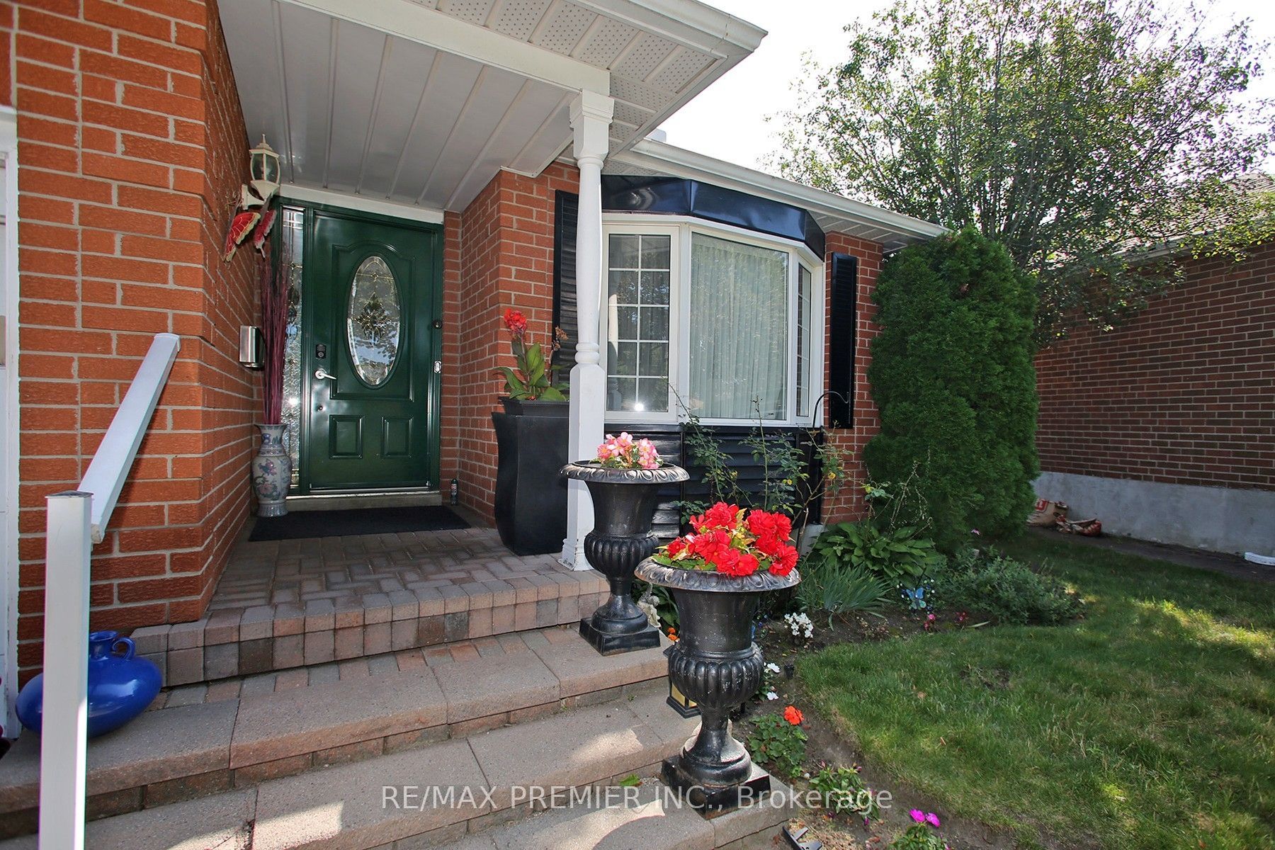 72 Homefield Square, Clarington, ON L1E 1L3 photo 3
