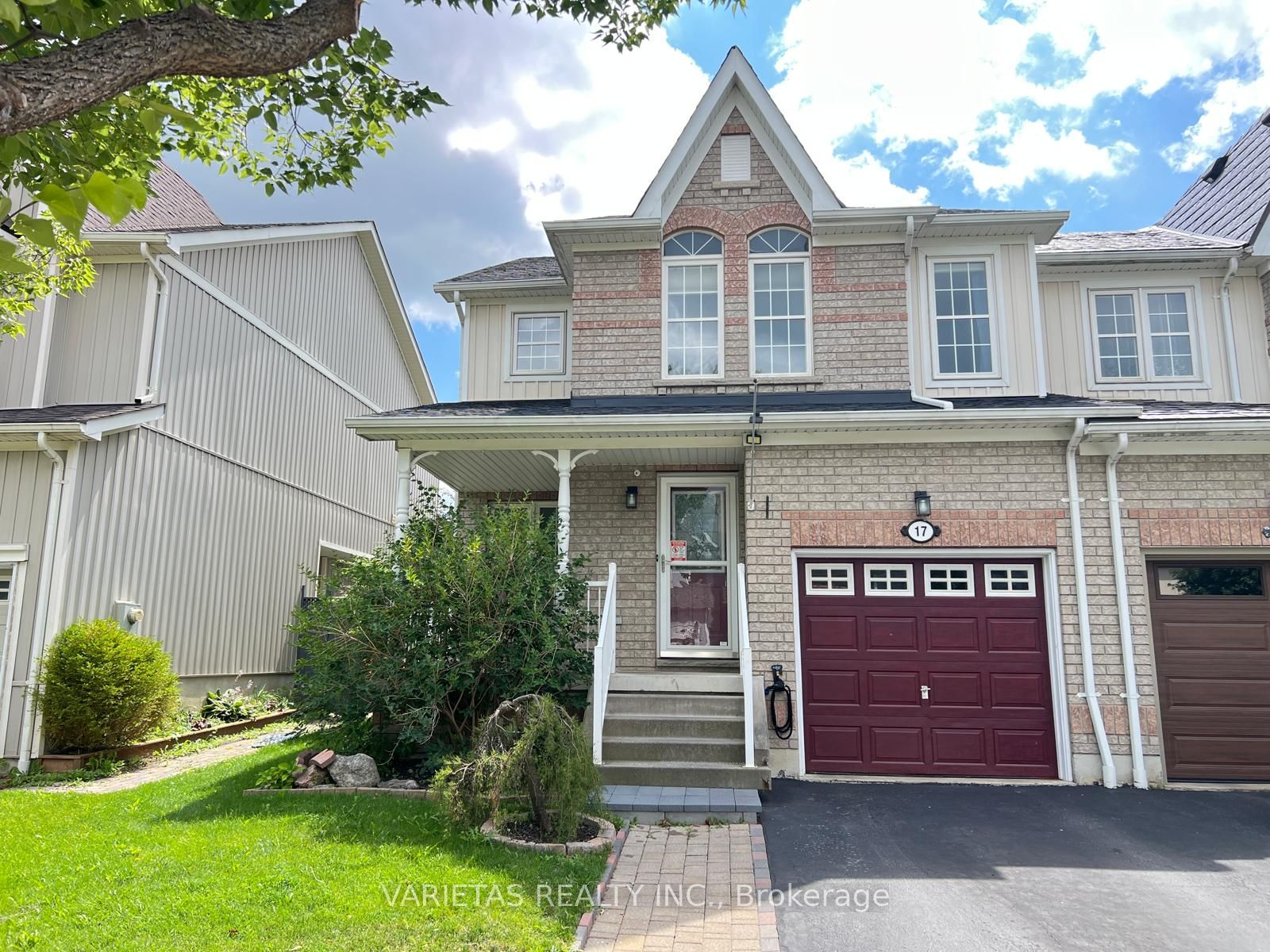 17 Barchester Crescent, Whitby, ON L1M 2L7 photo 2