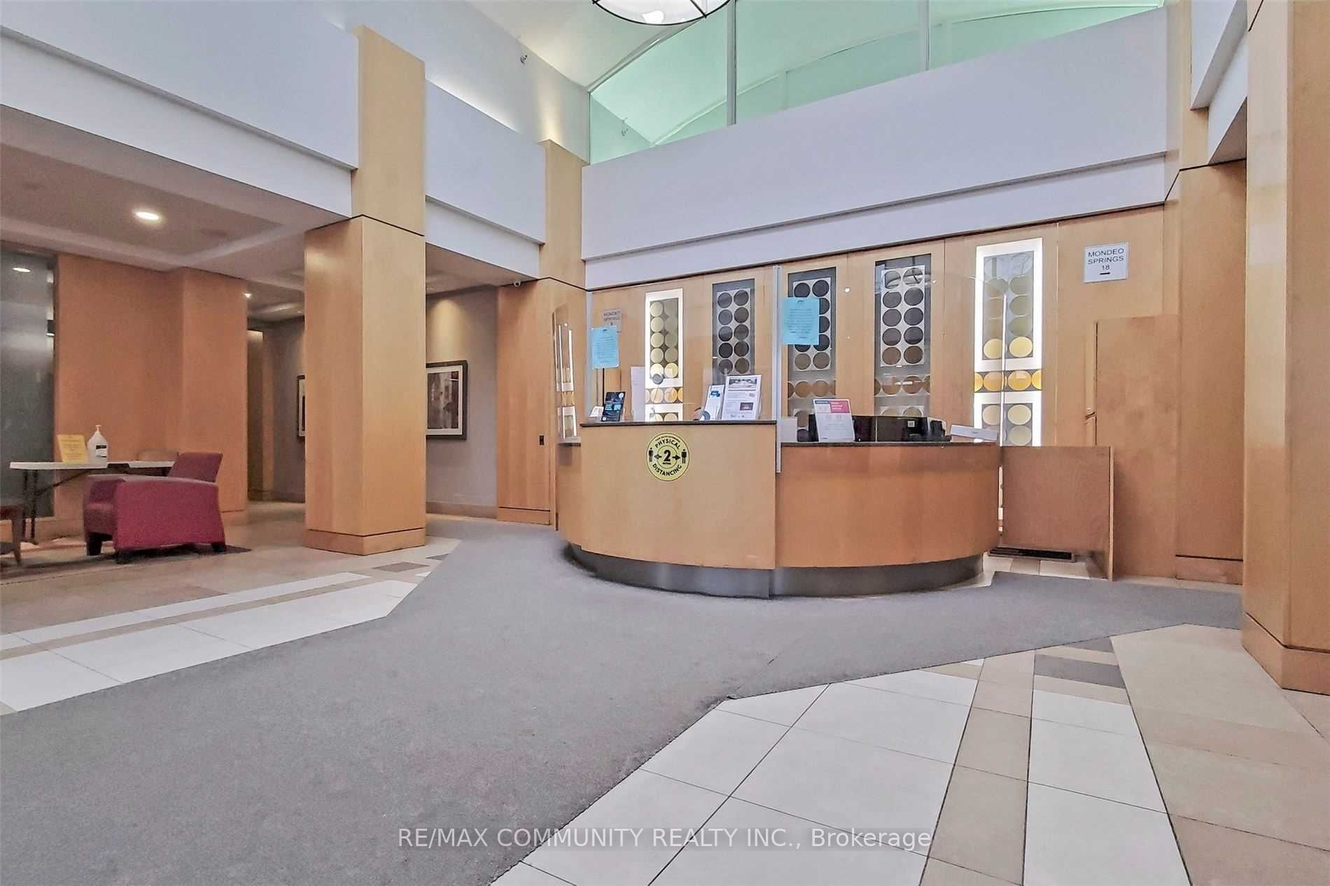 18 Mondeo Drive 541, Toronto, ON M1P 5C8 photo 3