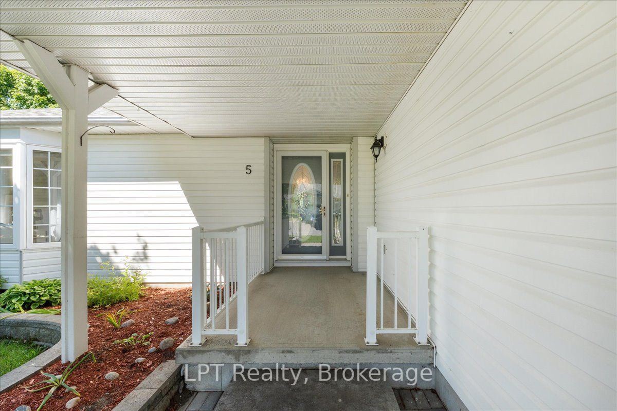 5 Niagara Trail, Clarington, ON L1B 1A2 photo 3