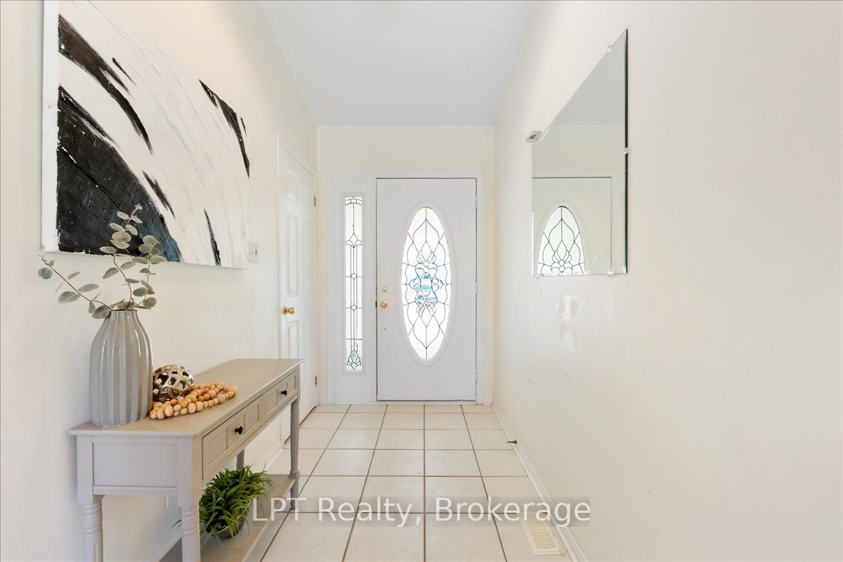 5 Niagara Trail, Clarington, ON L1B 1A2 photo 4