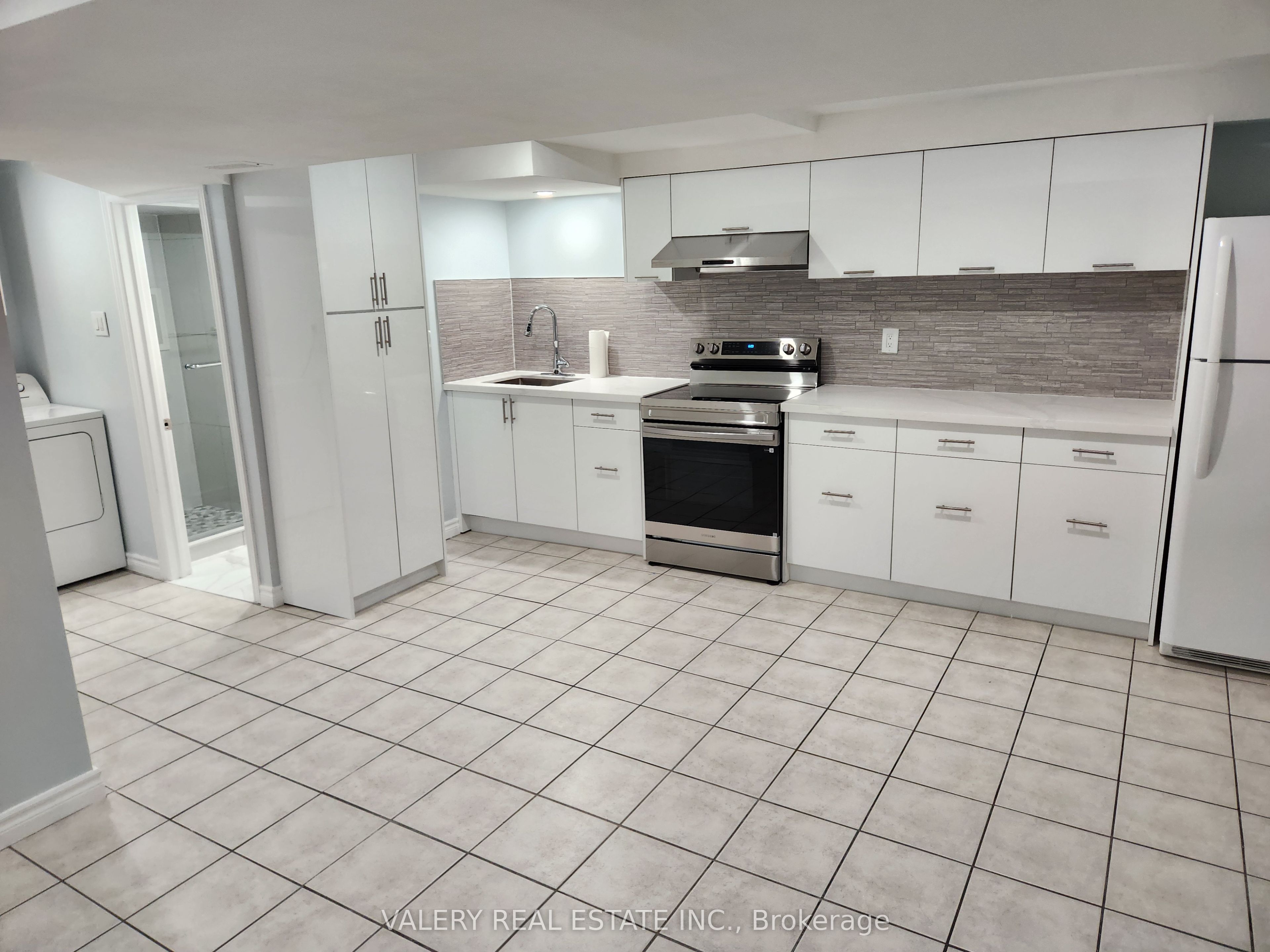 28 N Iles Street N, Ajax, ON L1T 3V4
