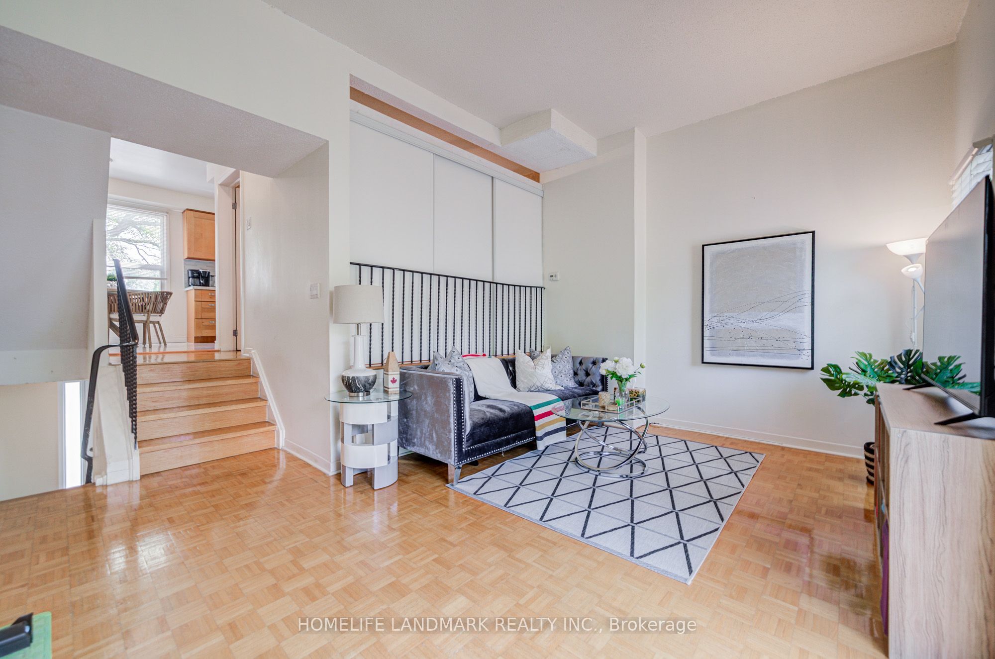 6 Thunder Grove, Toronto, ON M1V 1V6 photo 4