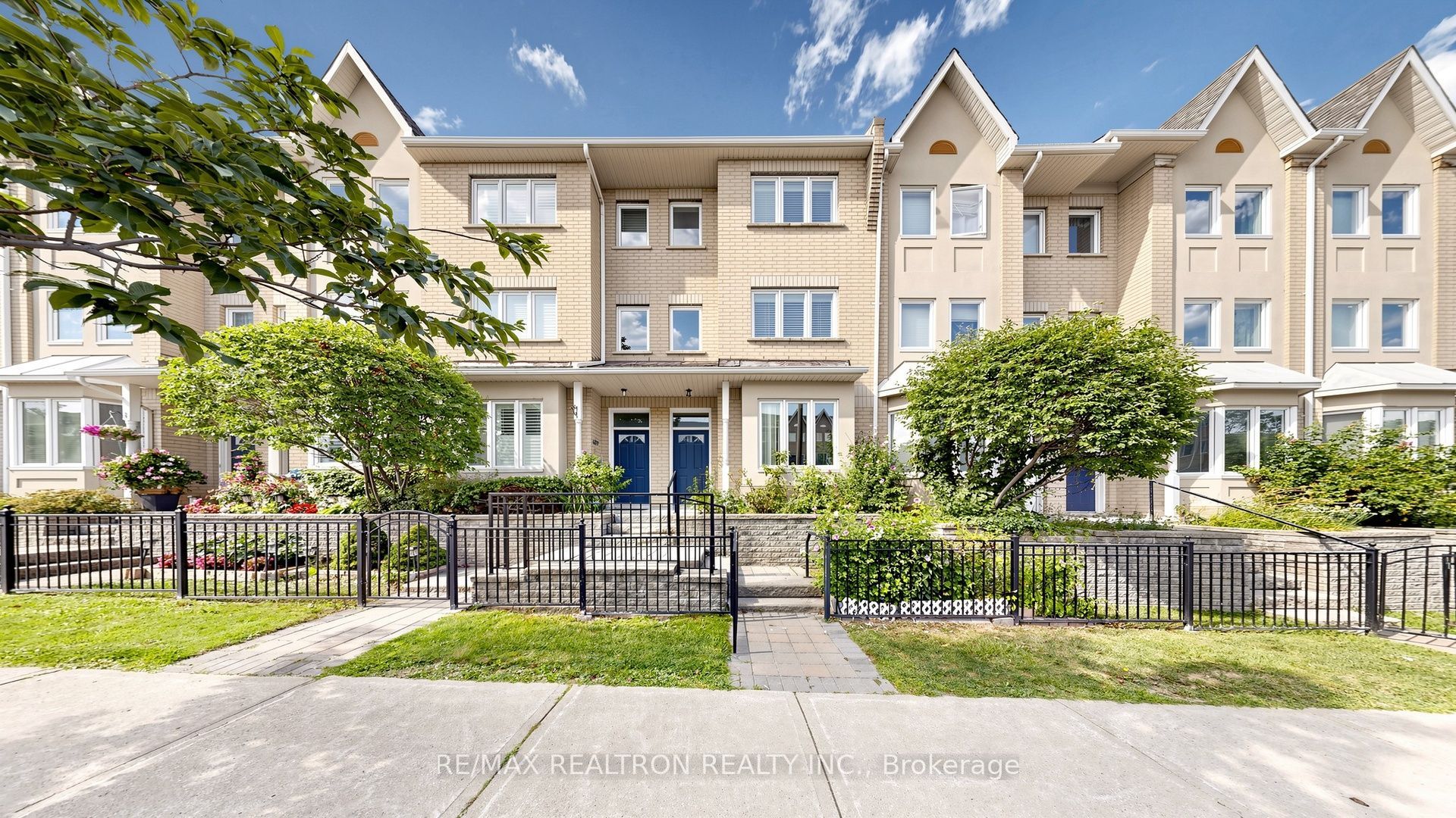 28 Rosebank Drive 610, Toronto, ON M1B 5Z1 photo 2