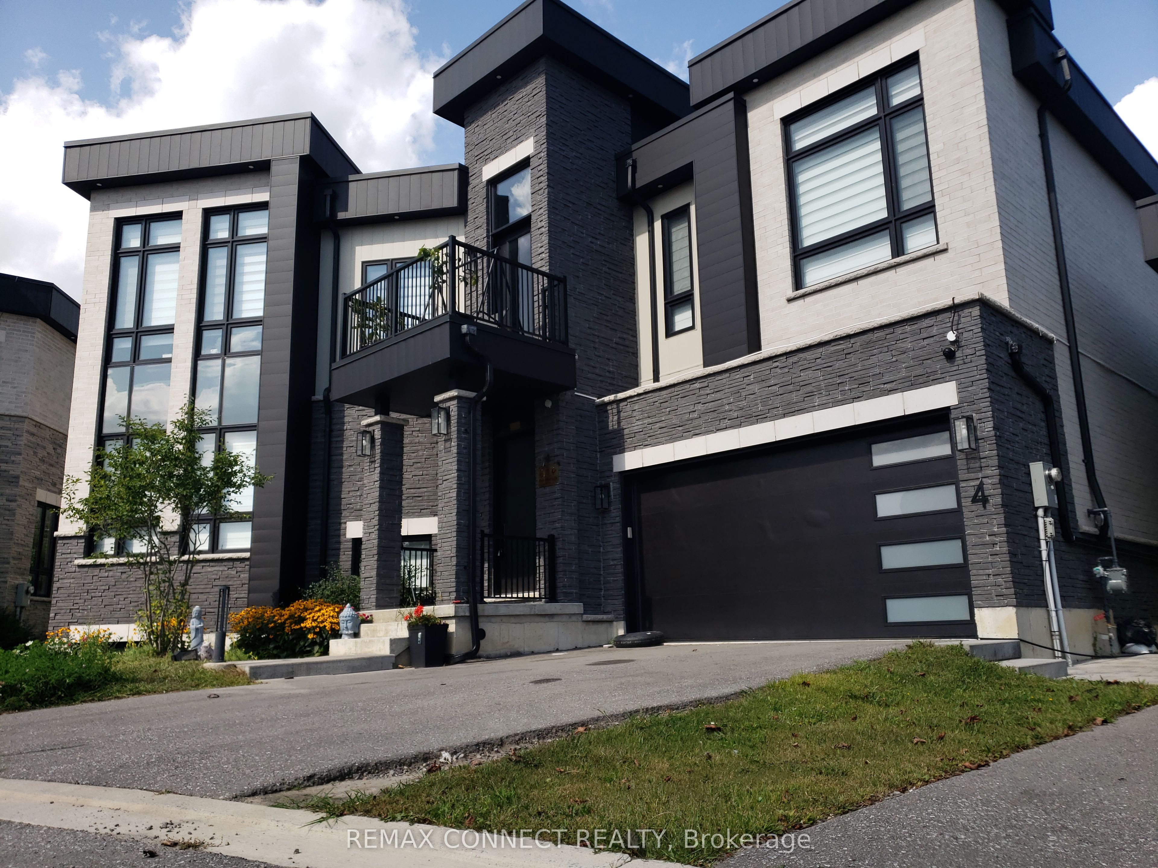 4 Tidmarsh Lane, Ajax, ON L1T 4S1 photo 2