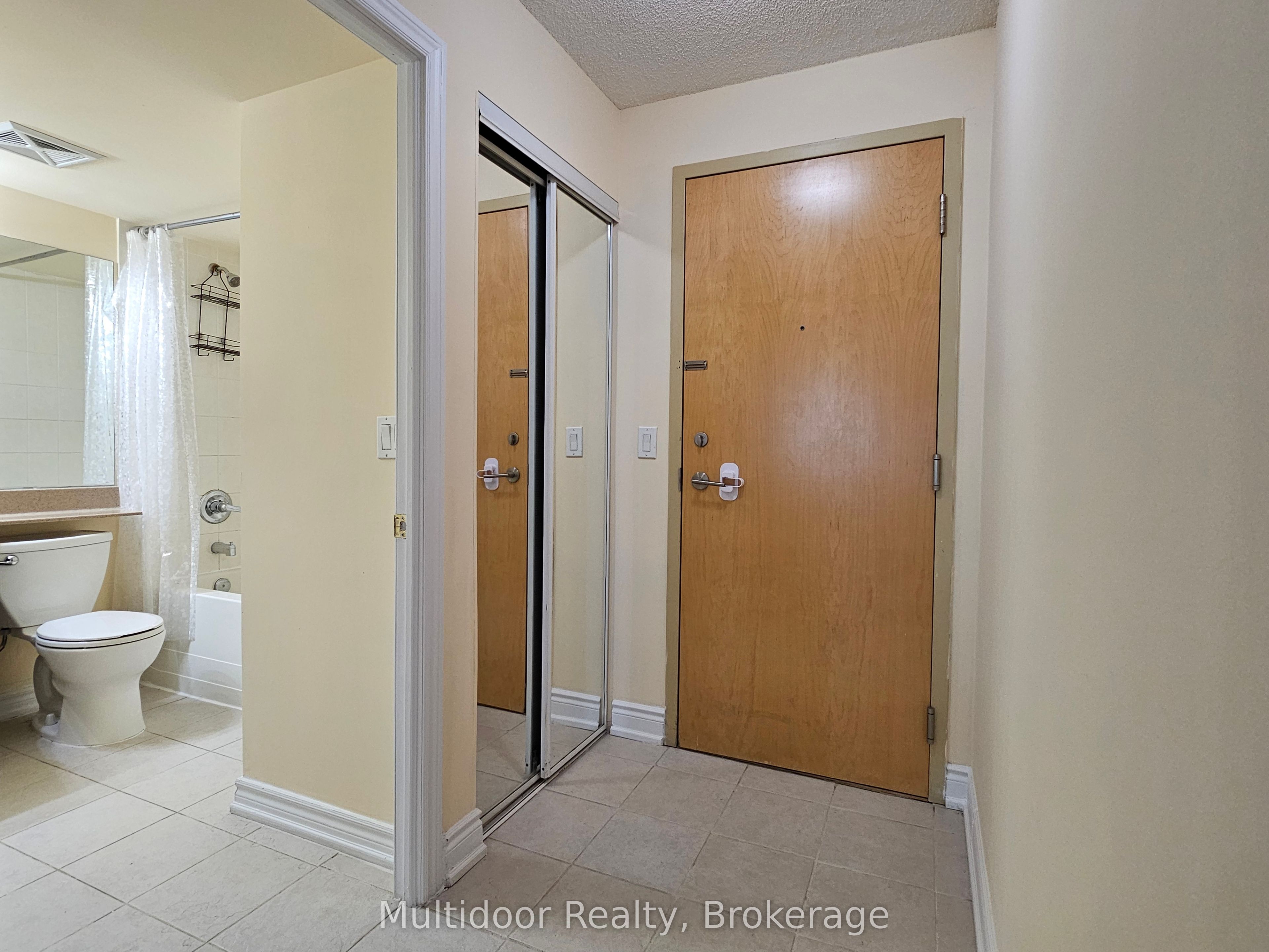 60 Brian Harrison Way 2303, Toronto, ON M1P 5J5 photo 3