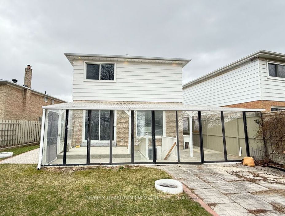 22 Hartleywood Drive Lower, Toronto, ON M1S 3N2 photo 3