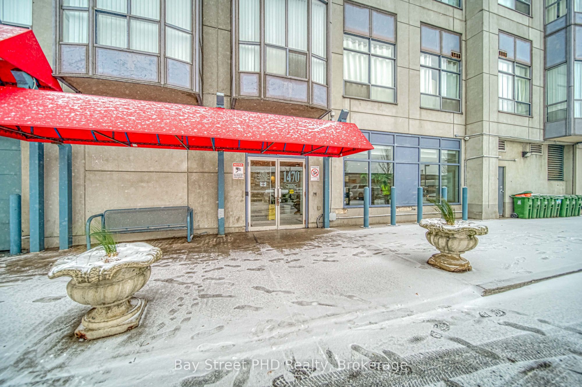 1470 Midland Avenue 1802, Toronto, ON M1P 4Z4 photo 3