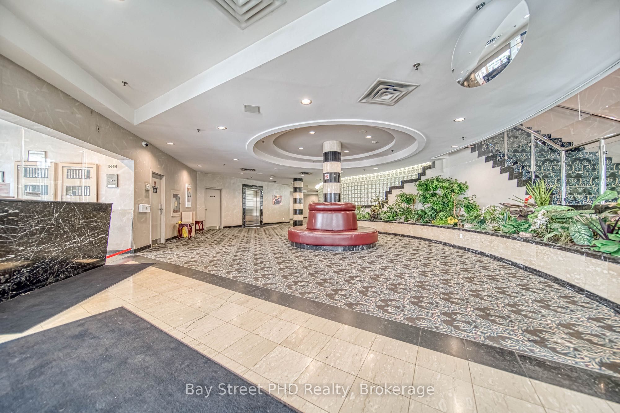 1470 Midland Avenue 1802, Toronto, ON M1P 4Z4 photo 4