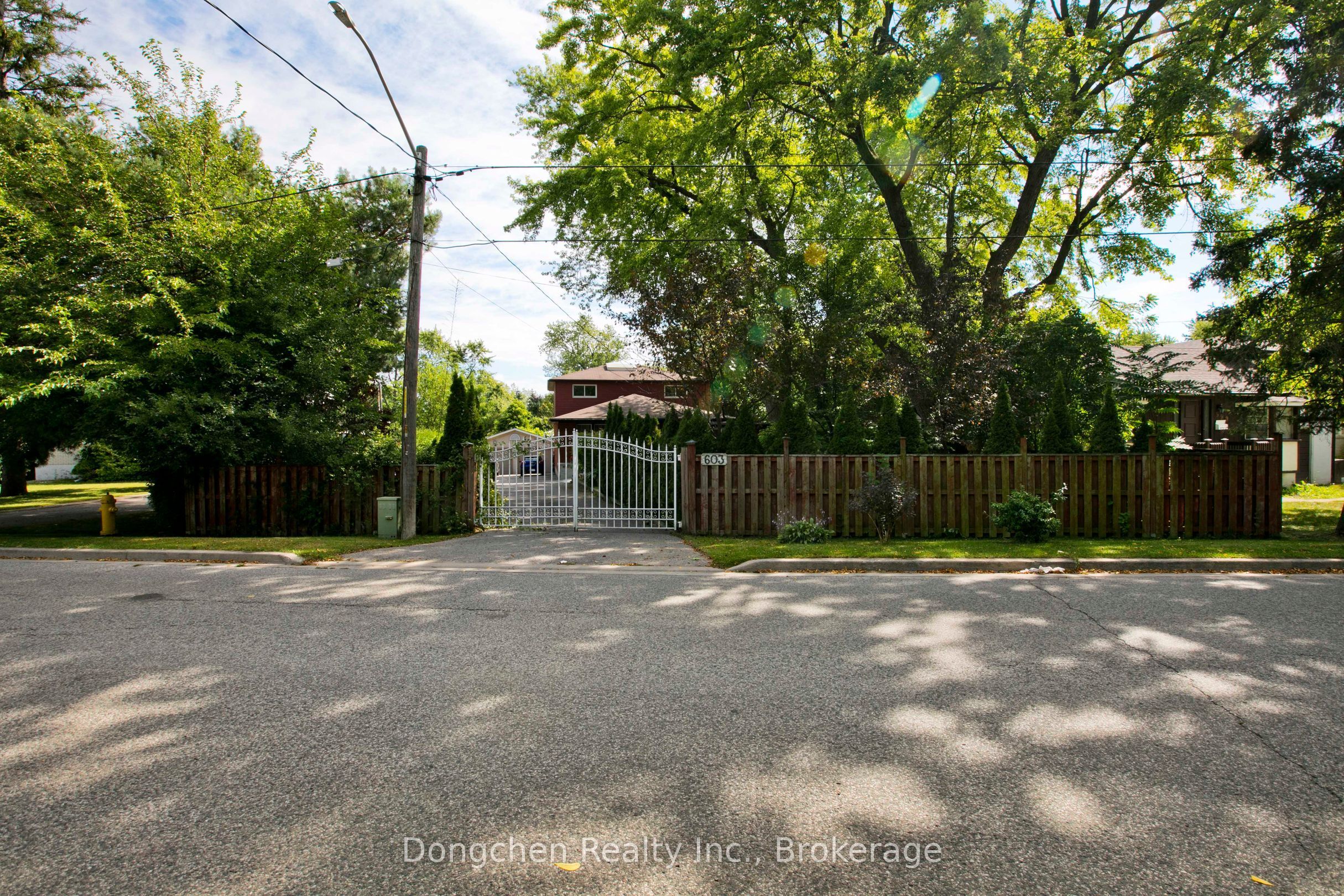 603 Park Cres Crescent E, Pickering, ON L1W 2E1