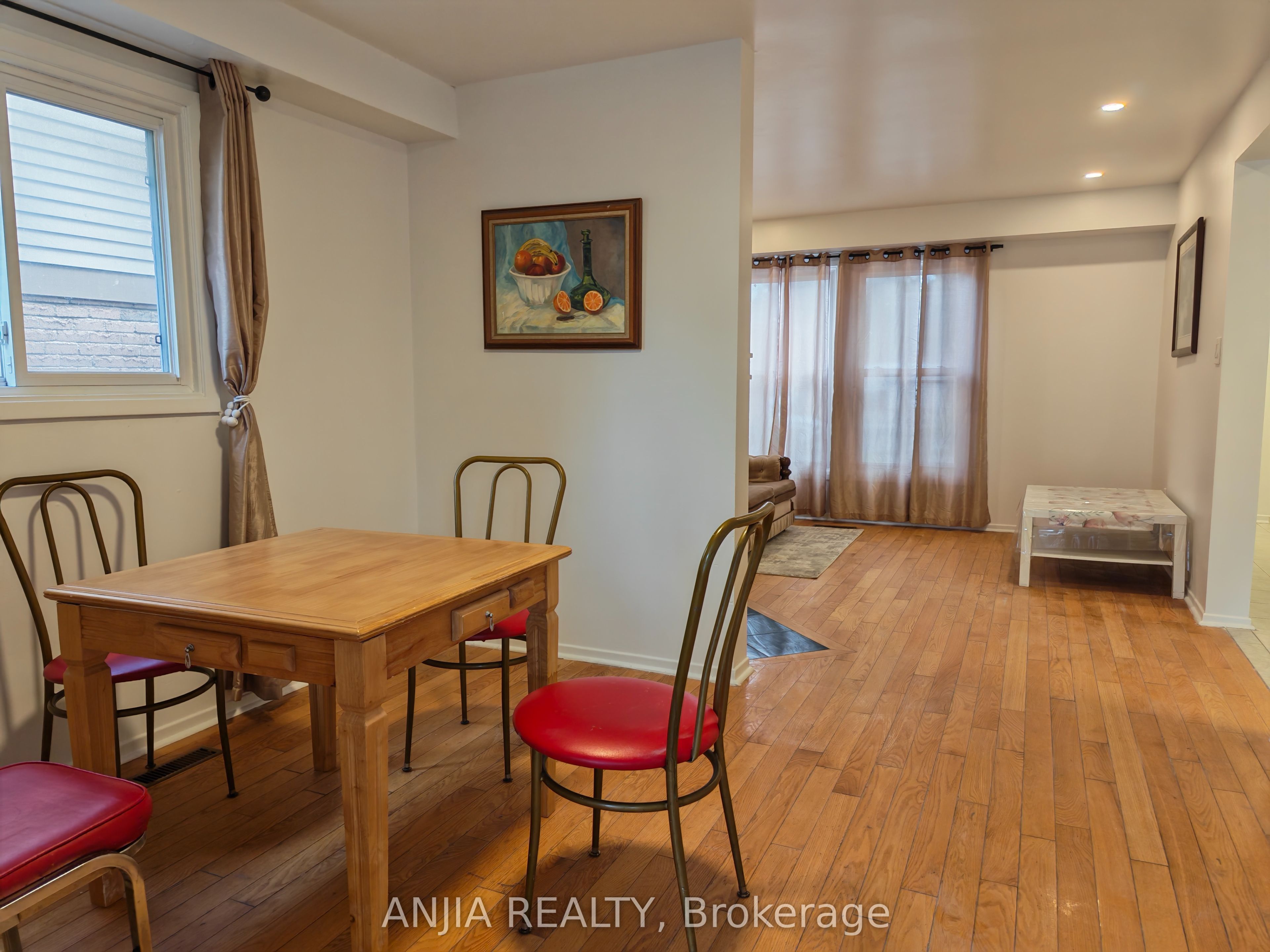 5 Muirlands Drive, Toronto, ON M1V 2B3 photo 4