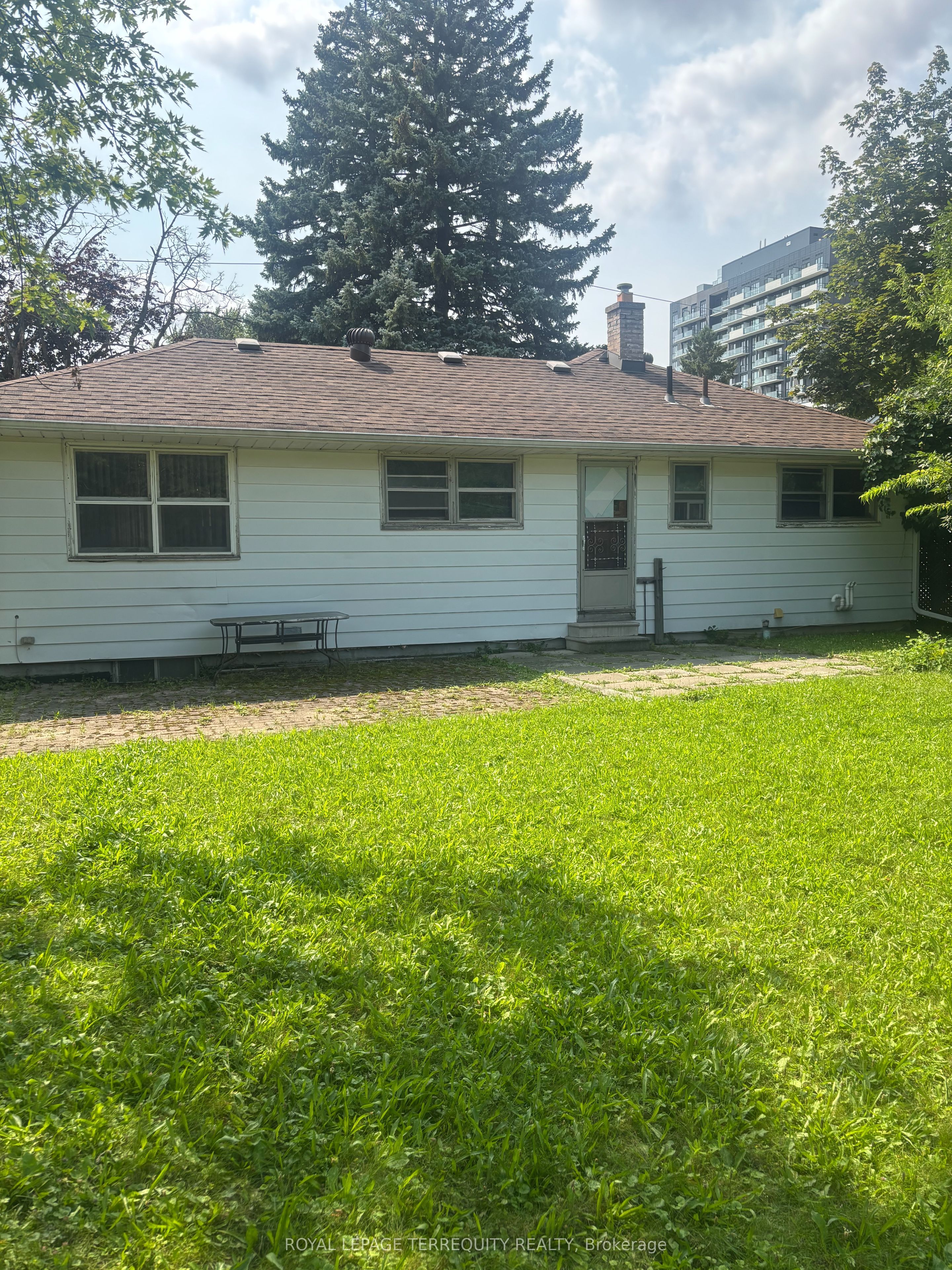 73 Aragon Avenue, Toronto, ON M1T 1Y1 photo 3