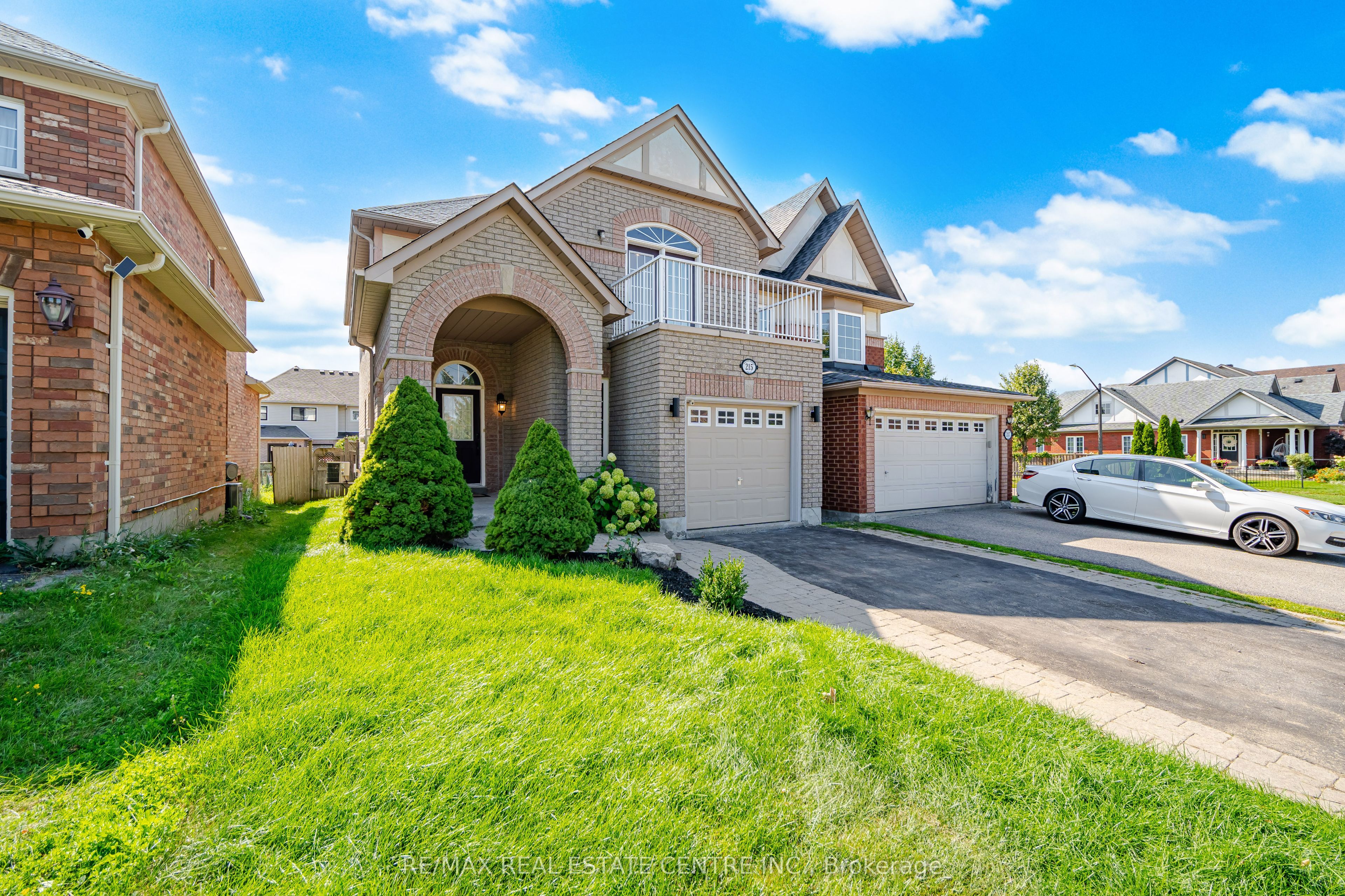 215 Willowbrook Drive, Whitby, ON L1R 2Y7 photo 3