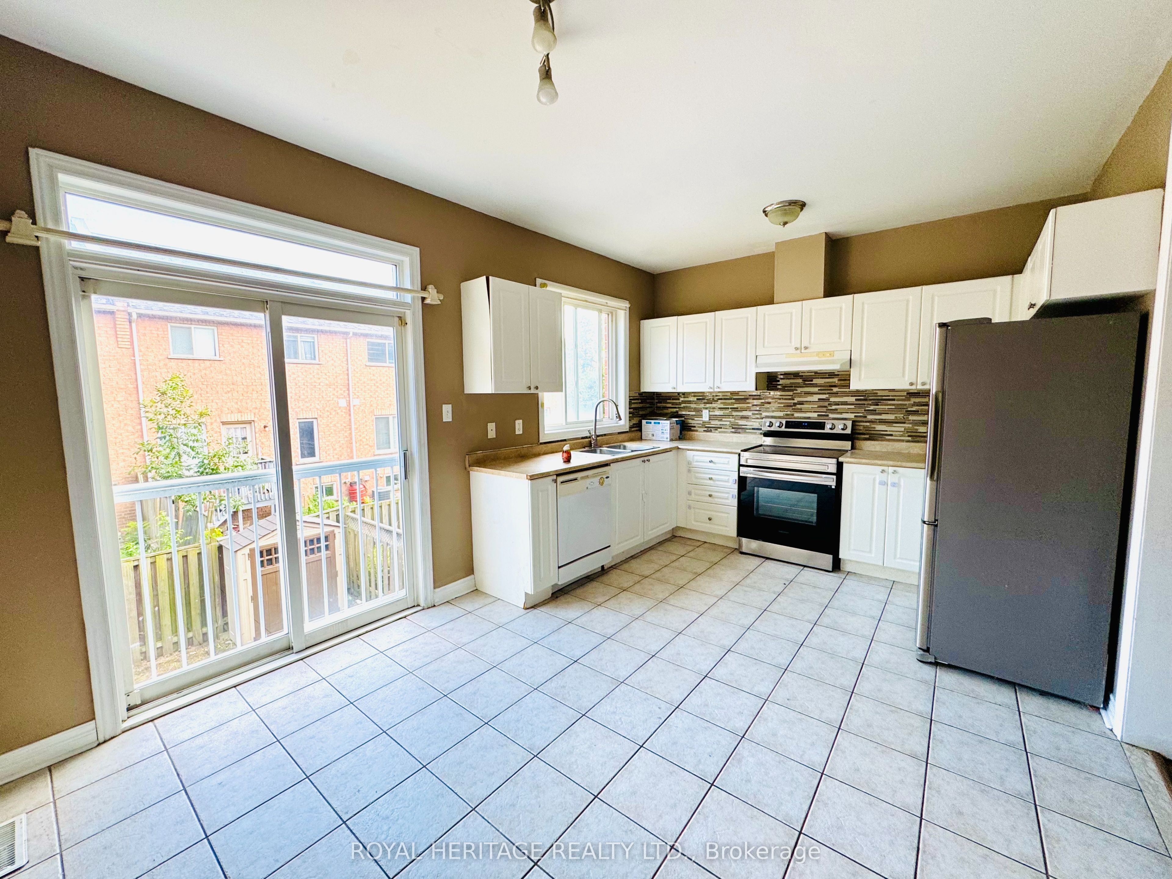 70 Wilkie Lane, Ajax, ON L1S 7S5 photo 3