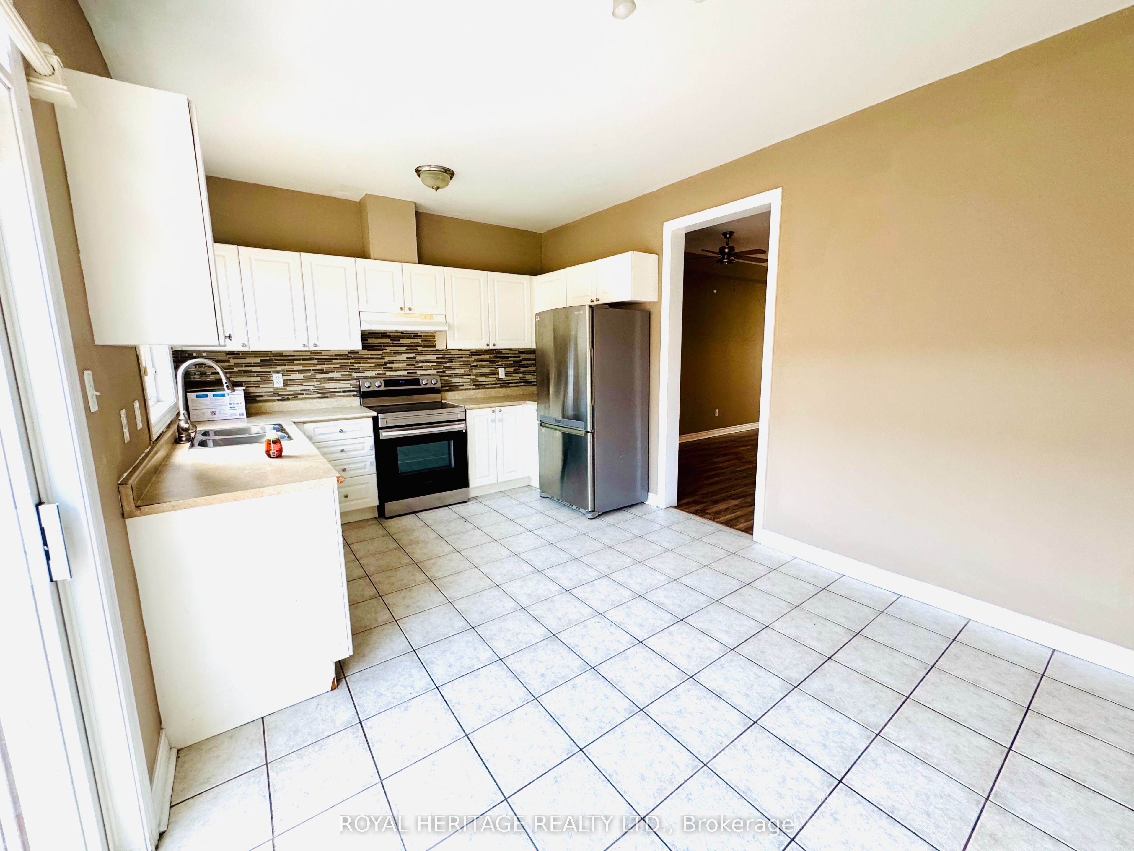 70 Wilkie Lane, Ajax, ON L1S 7S5 photo 4
