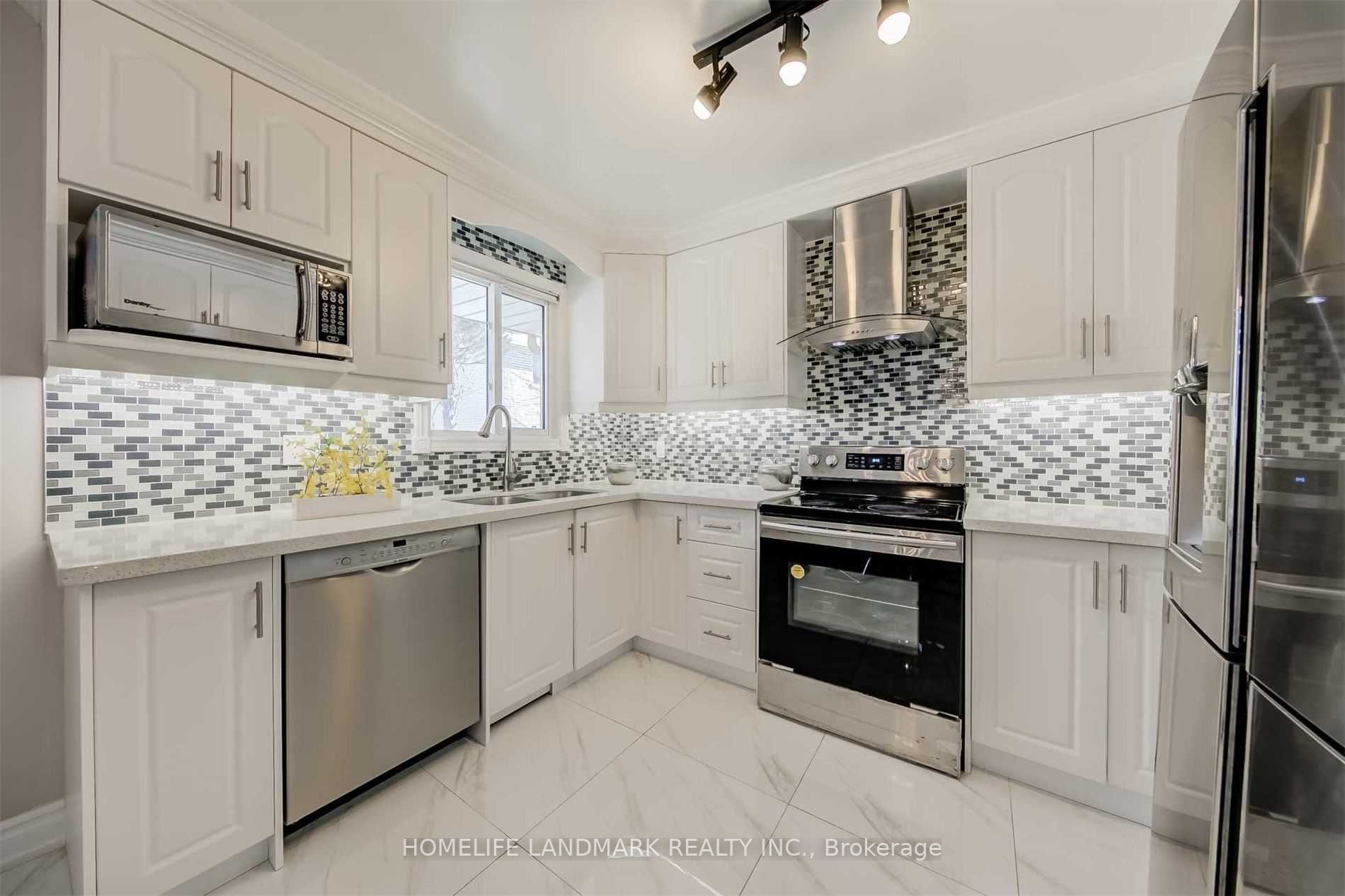 2 Crayford Drive, Toronto, ON M1W 3B6 photo 5