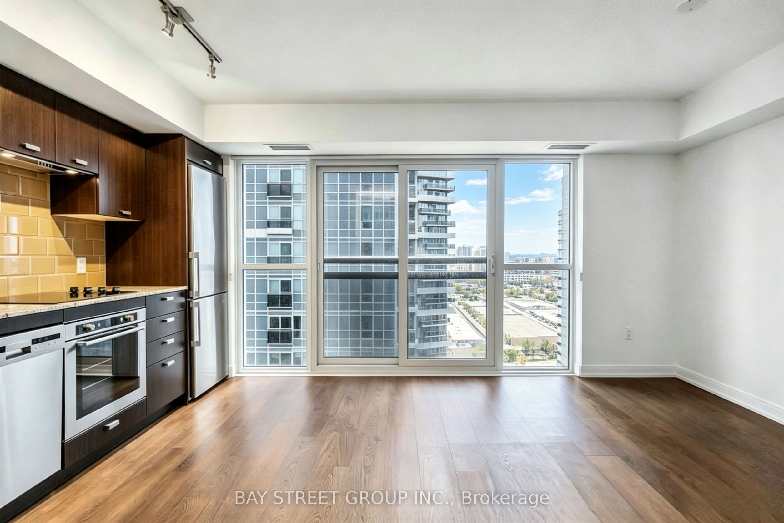 275 Village Green Square 2917, Toronto, ON M1S 0L8 photo 5