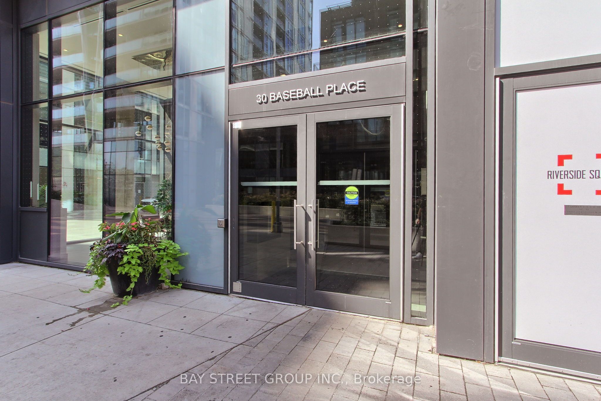 30 baseball Place 708, Toronto, ON M4M 0E8