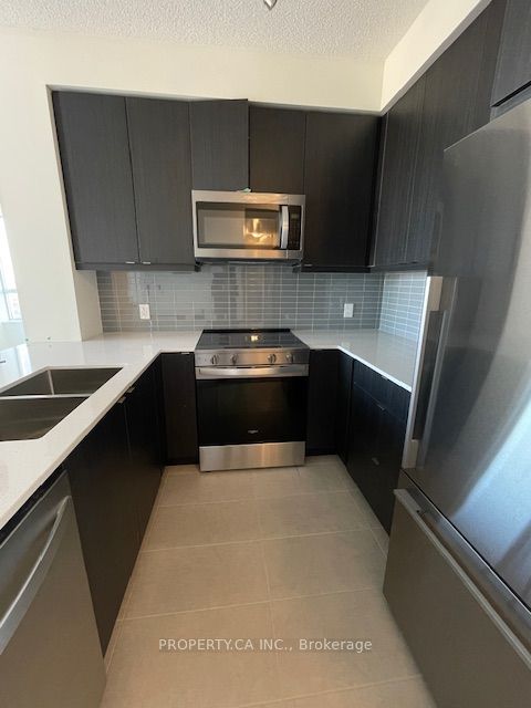 3270 Sheppard Avenue E 2222, Toronto, ON M1T 3K3 photo 3