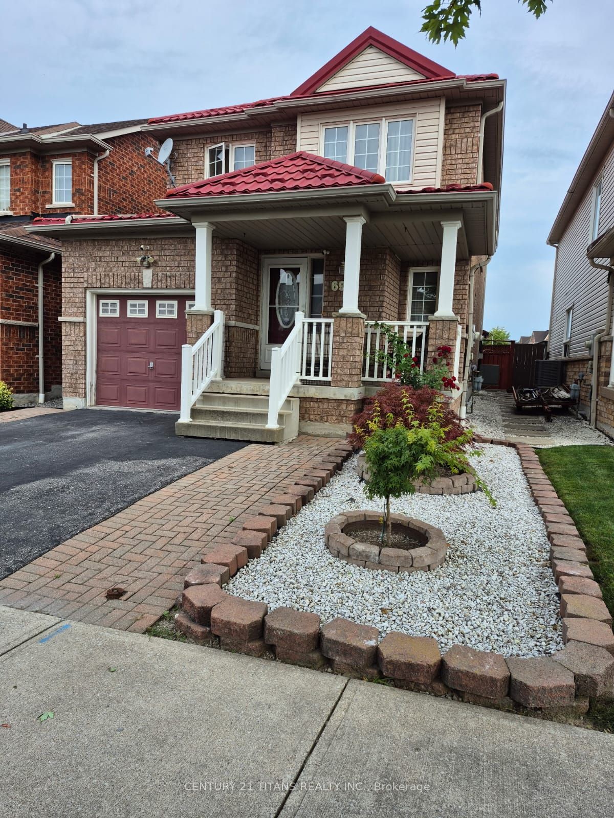 69 Rampart Crescent, Whitby, ON L1P 1T7 photo 2
