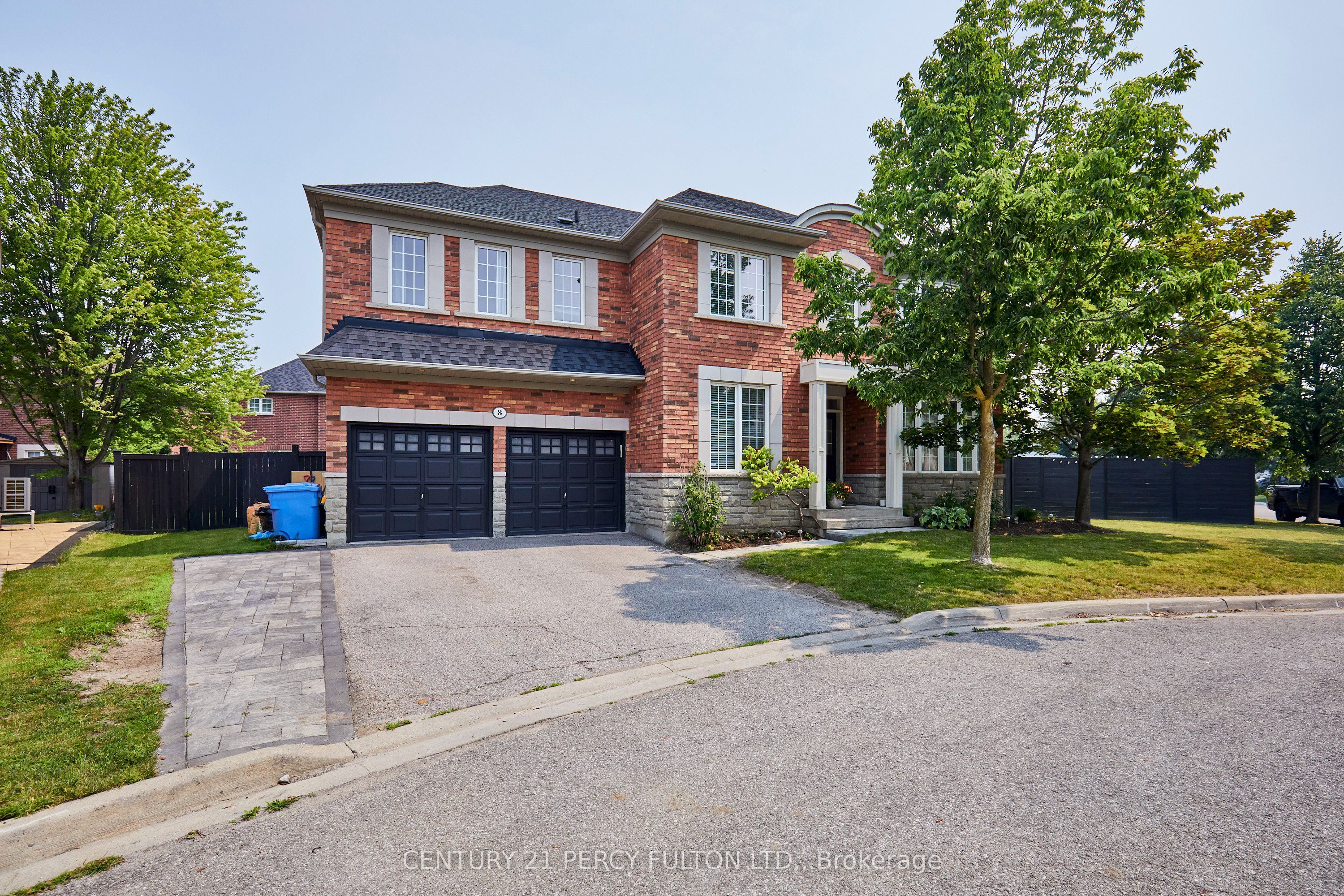 8 Mackeller Court, Ajax, ON L1T 0G2 photo 2