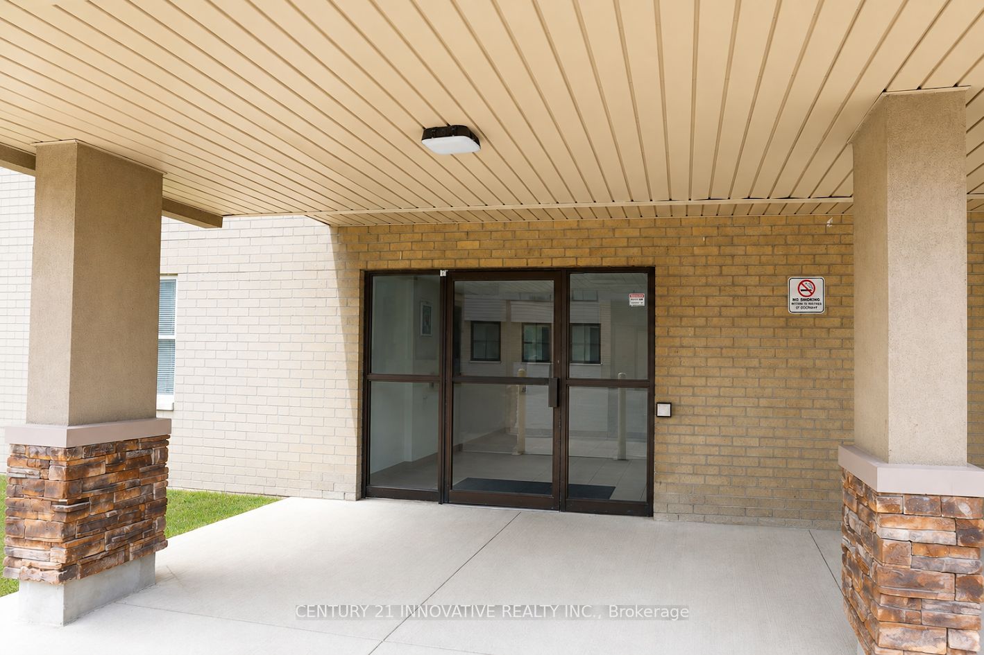 936 Glen Street 101, Oshawa, ON L1J 5Z7 photo 3