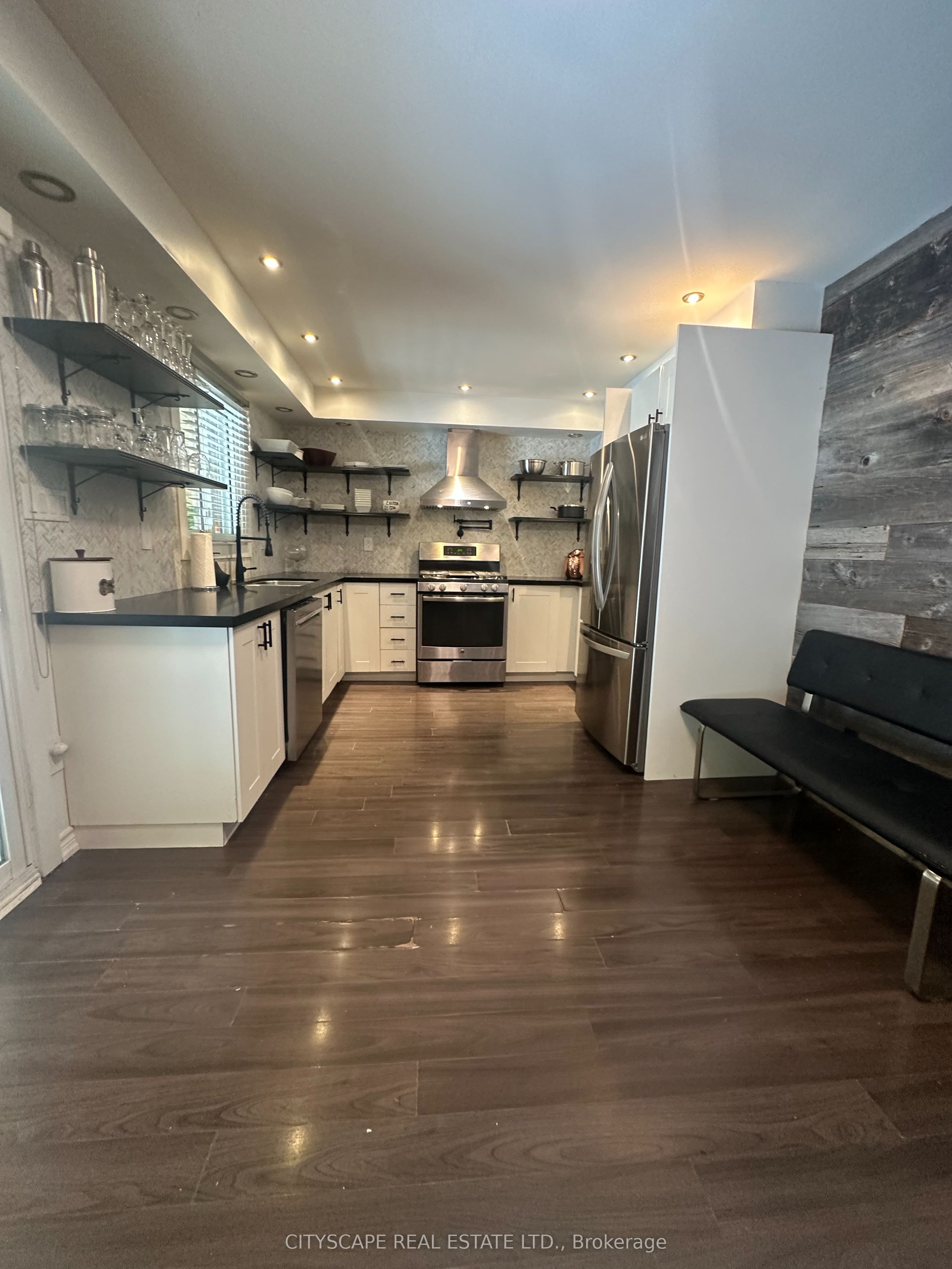 137 Ravenscroft Road Main Floor, Ajax, ON L1T 1X3 photo 4