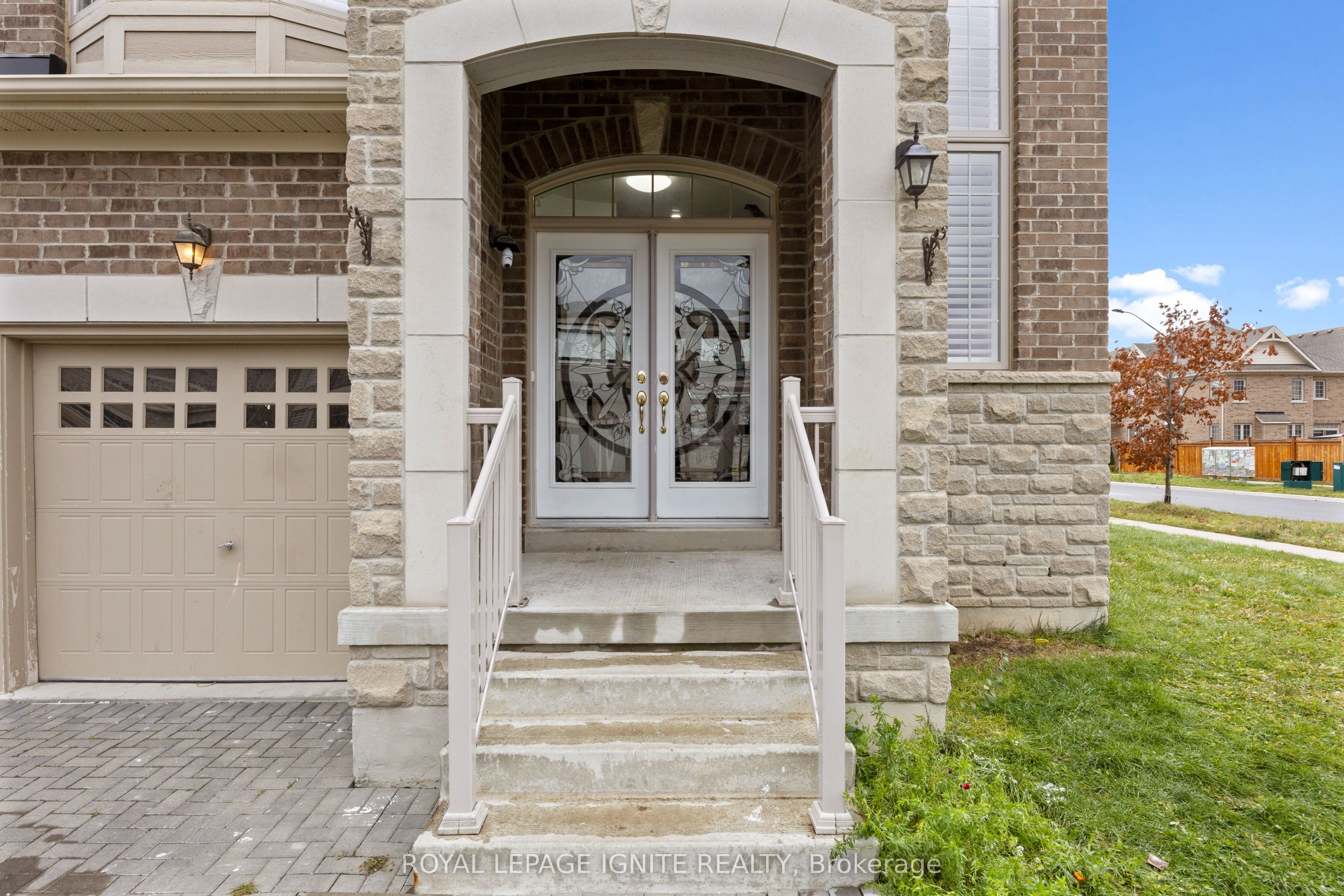 1 Morningstar Avenue, Whitby, ON L1R 0P2