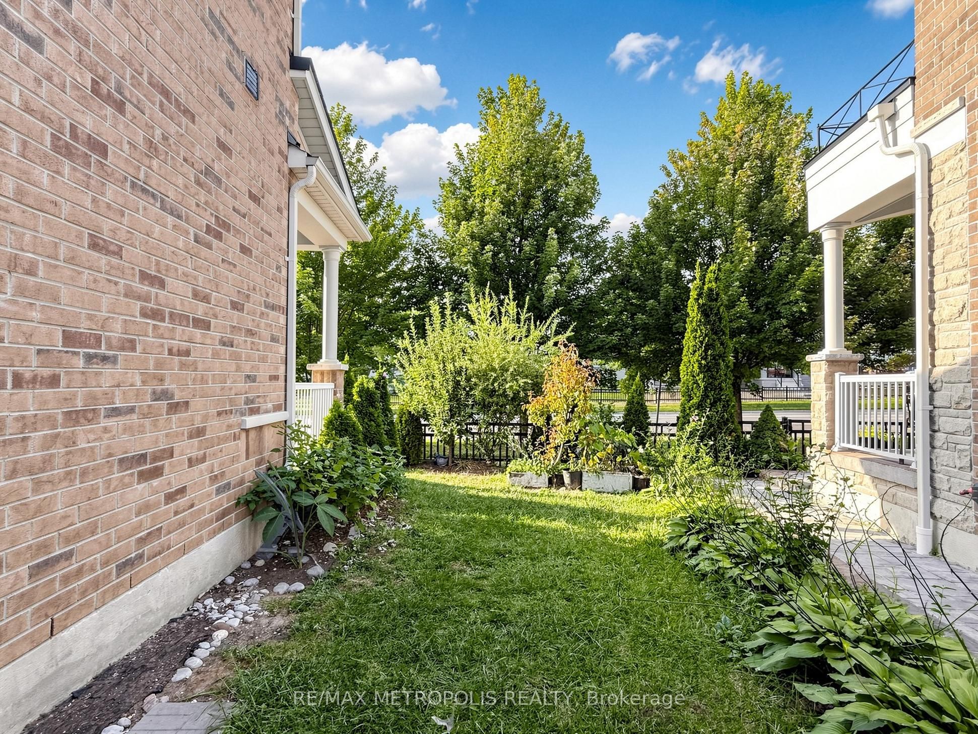 84 Braebrook Drive, Whitby, ON L1R 0M9 photo 4