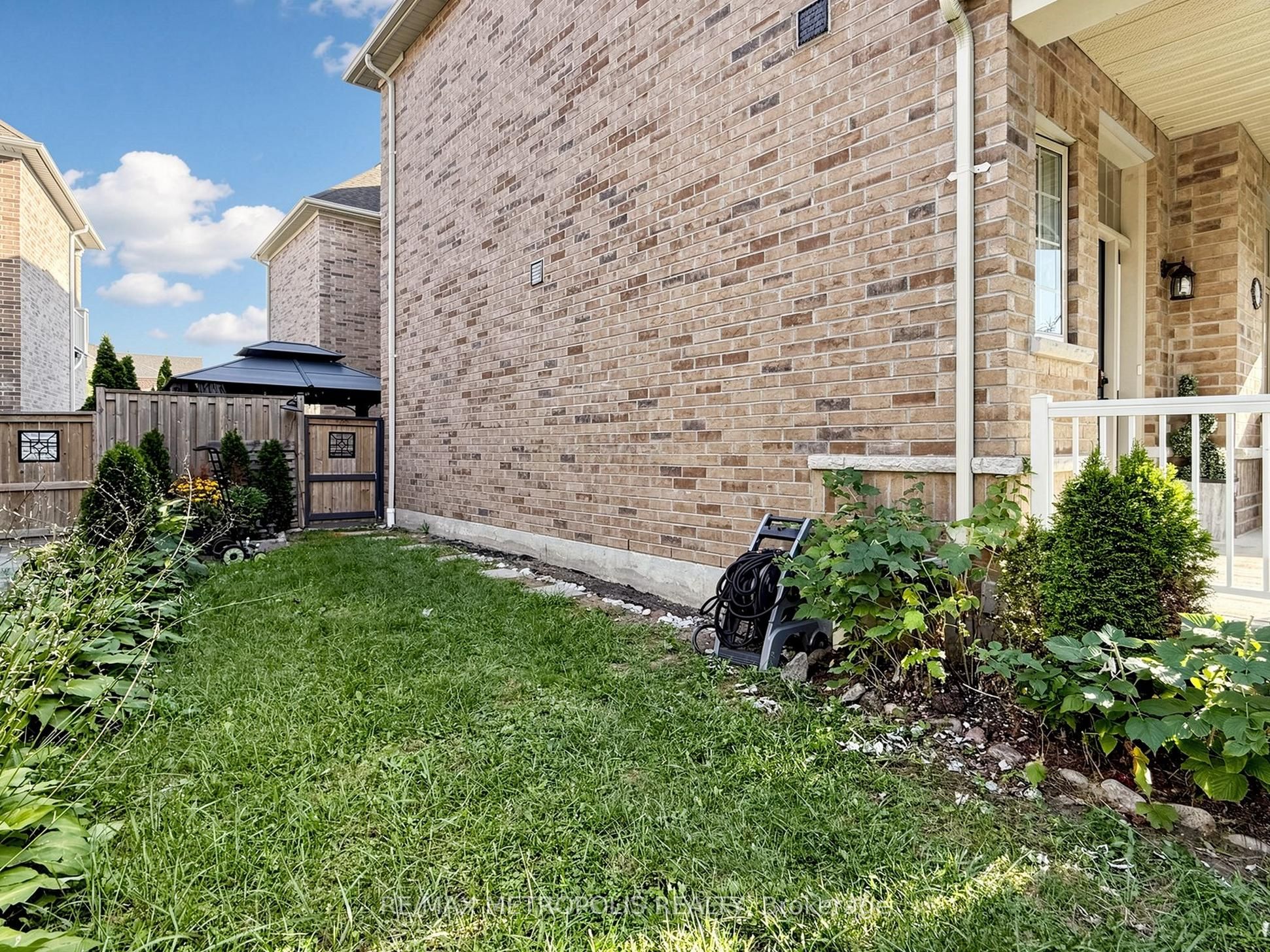 84 Braebrook Drive, Whitby, ON L1R 0M9 photo 5