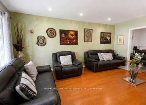 5 Collingsbrook Boulevard, Toronto, ON M1W 1L5 photo 2