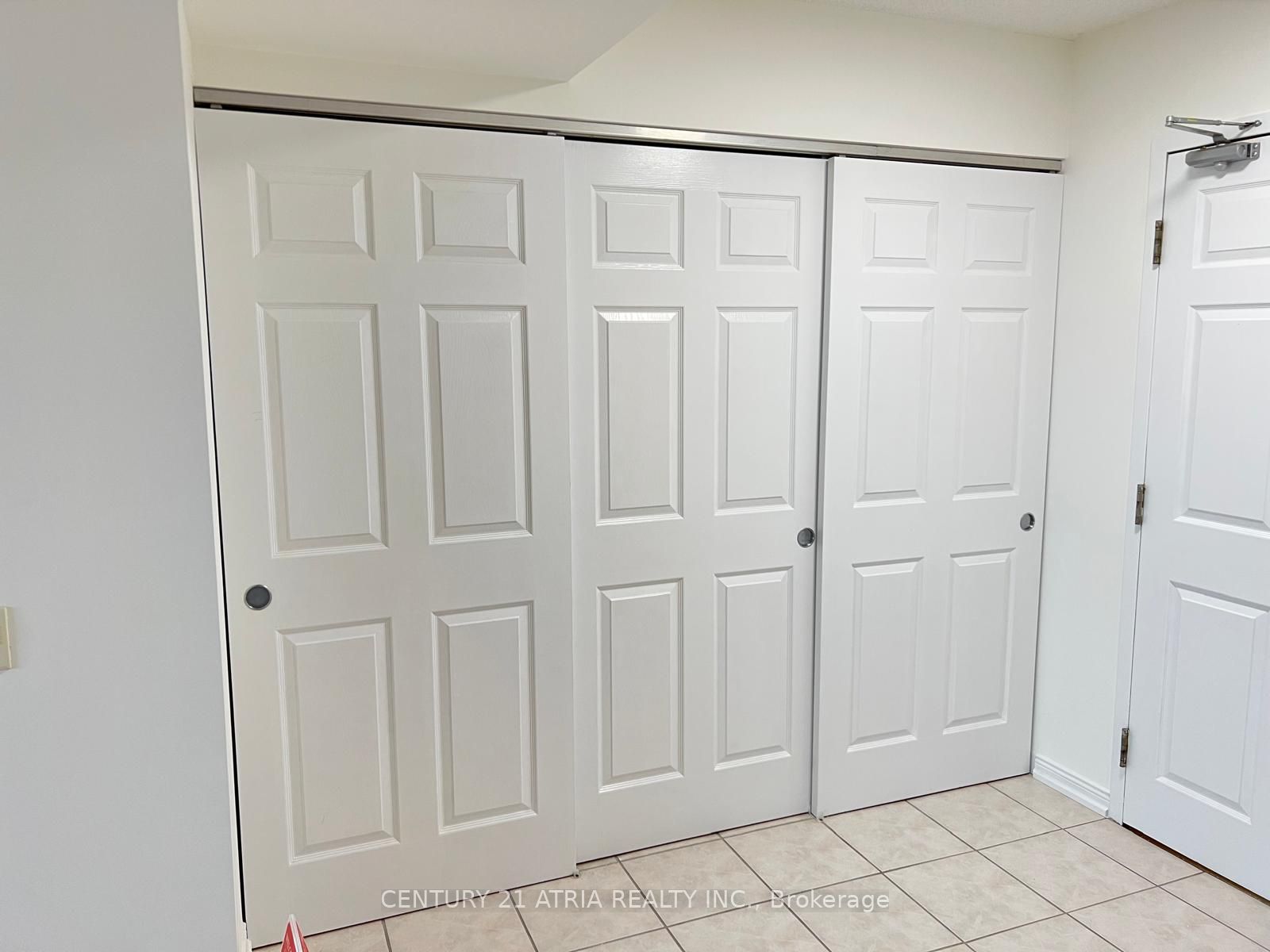 2800 Warden Avenue 904, Toronto, ON M1W 3Z6 photo 4