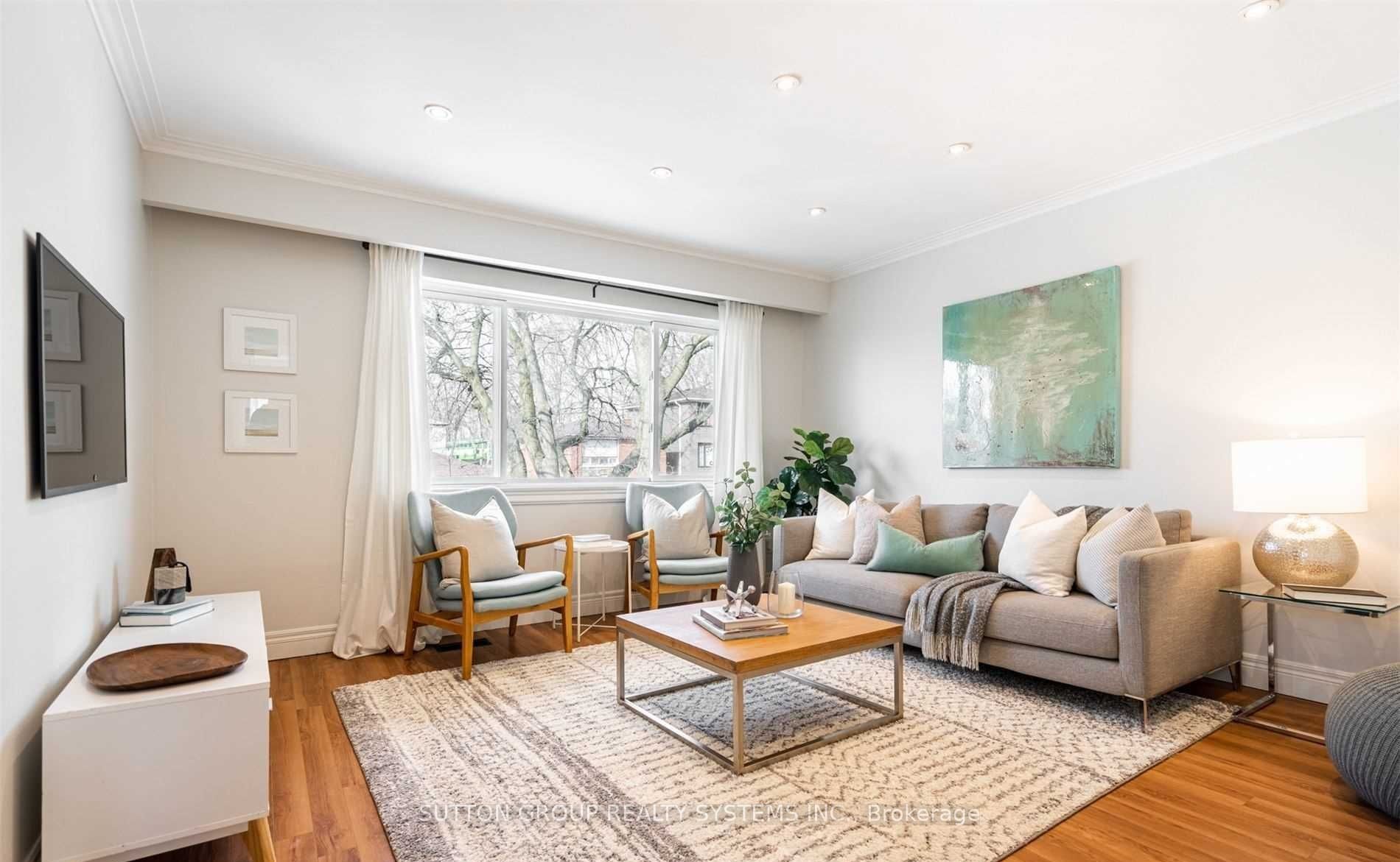465 Ashdale Avenue 3, Toronto, ON M4L 2Z3