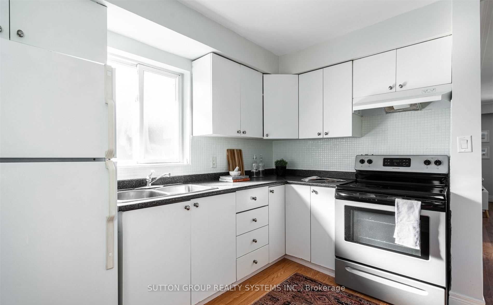 465 Ashdale Avenue 3, Toronto, ON M4L 2Z3 photo 2