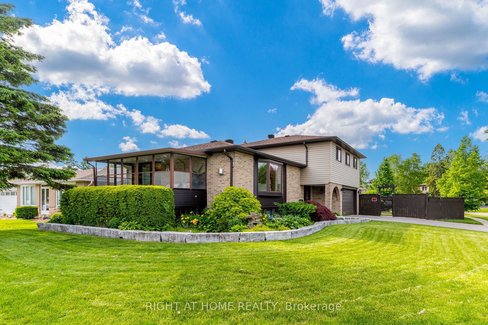 51 Lewin Crescent, Ajax, ON L1S 3A2 photo 3