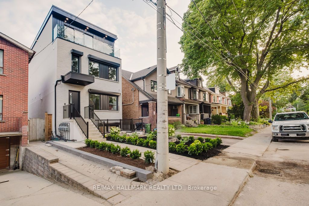 37 Milverton Boulevard Lower, Toronto, ON M4J 1T5 photo 3