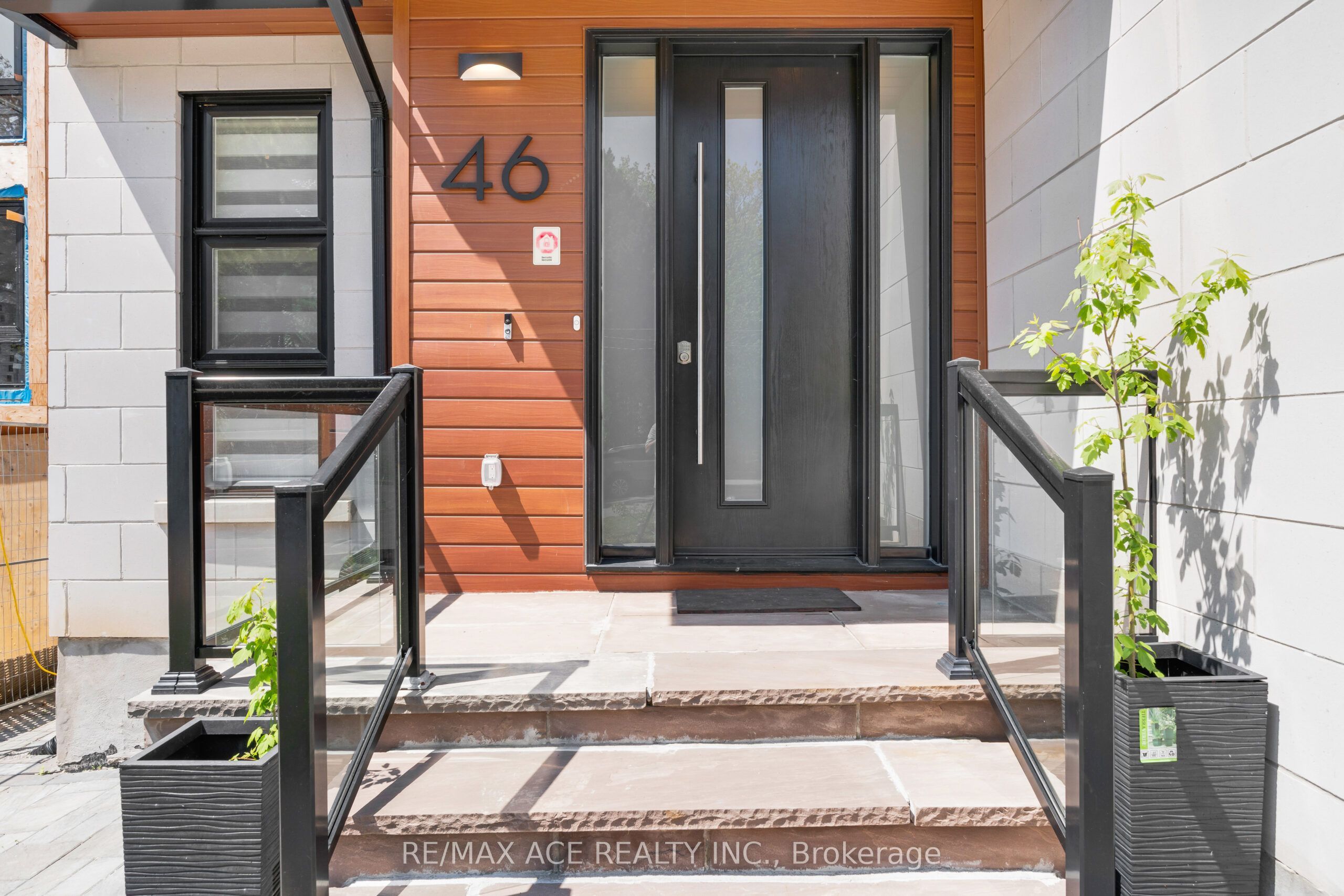 46 Sunnypoint Crescent, Toronto, ON M1M 1B9 photo 2