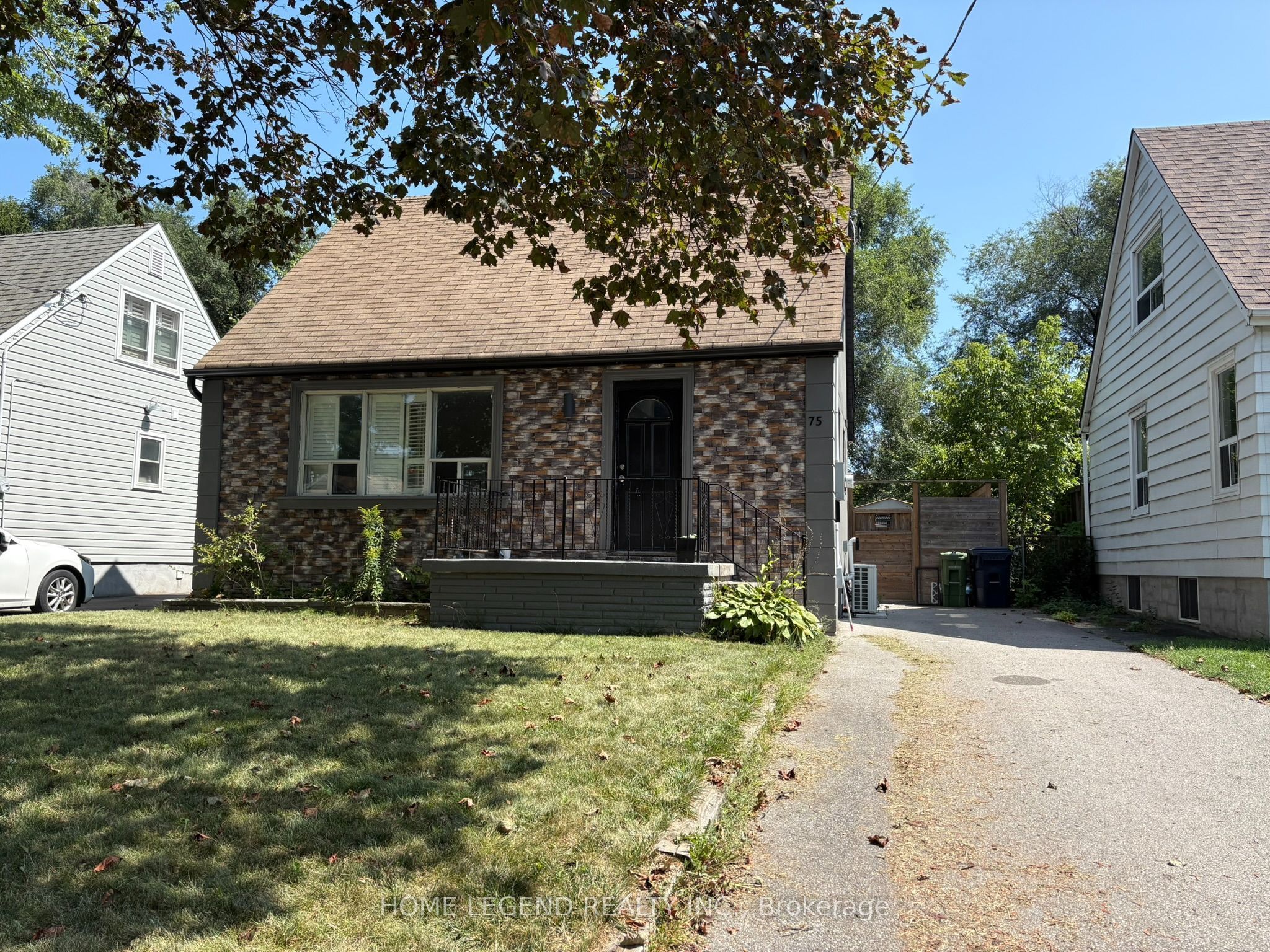 75 Gradwell Drive, Toronto, ON M1M 2N3 photo 2