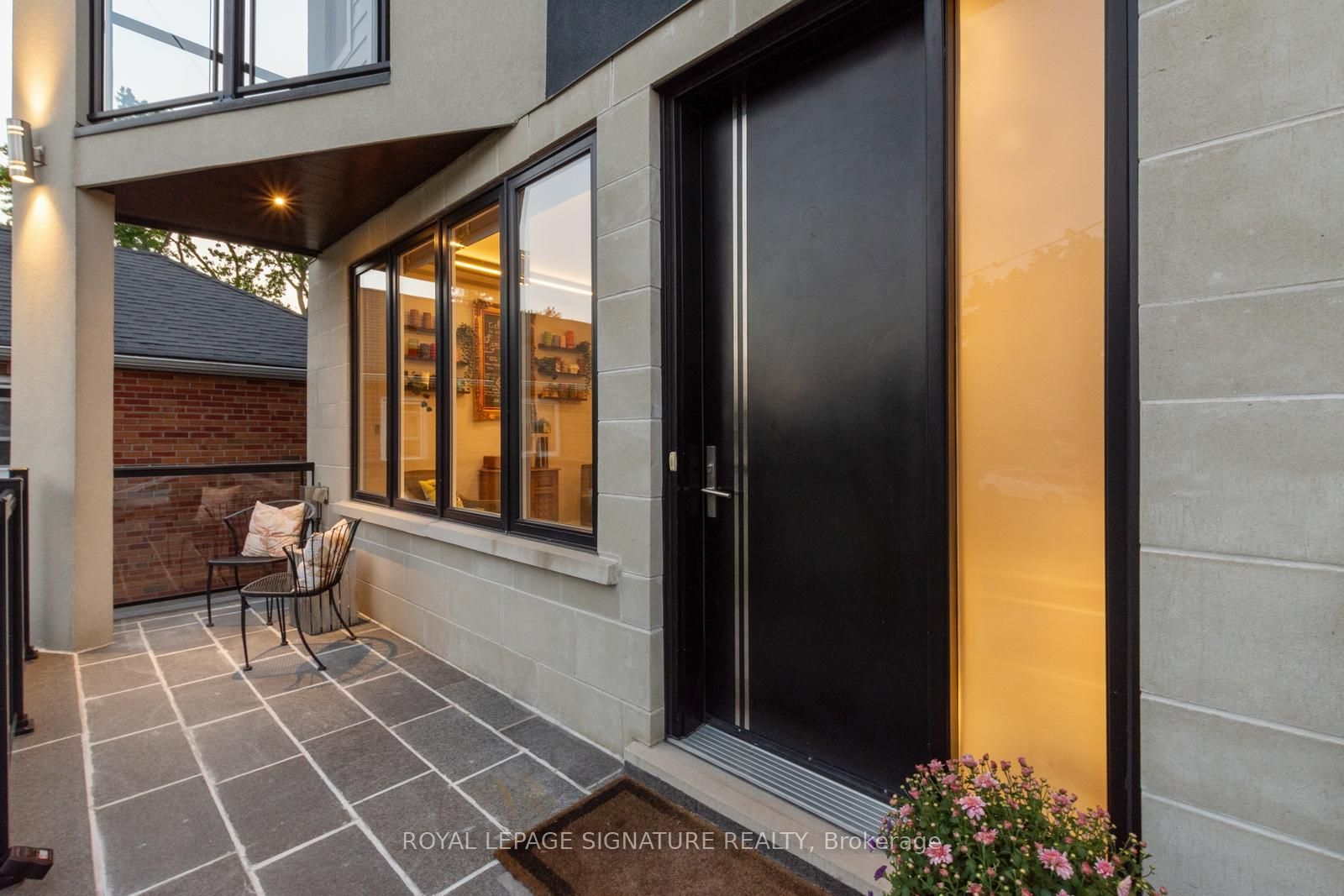 8 Dunkirk Road, Toronto, ON M4C 2L9 photo 2